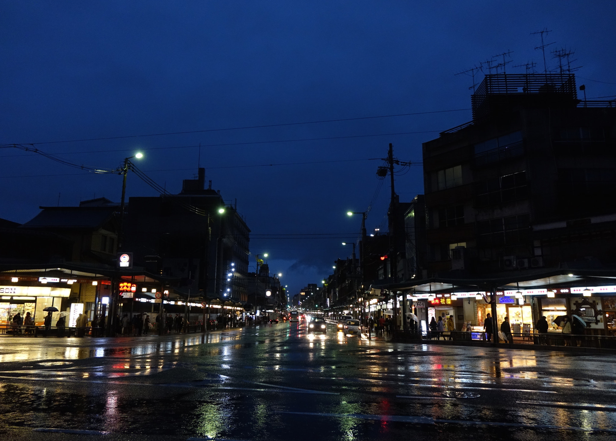 Sony Cyber-shot DSC-RX10 + Sony 24-200mm F2.8 sample photo. Kyoto photography