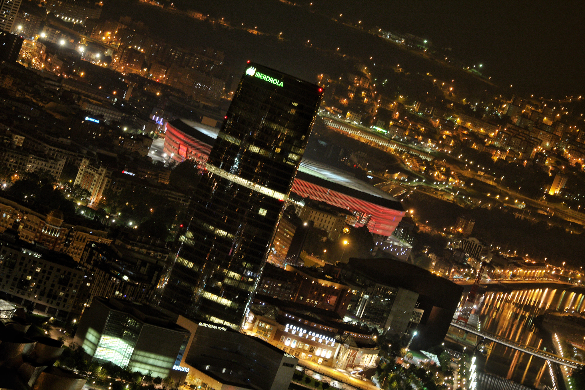 Canon EOS 750D (EOS Rebel T6i / EOS Kiss X8i) sample photo. Bilbao night photography
