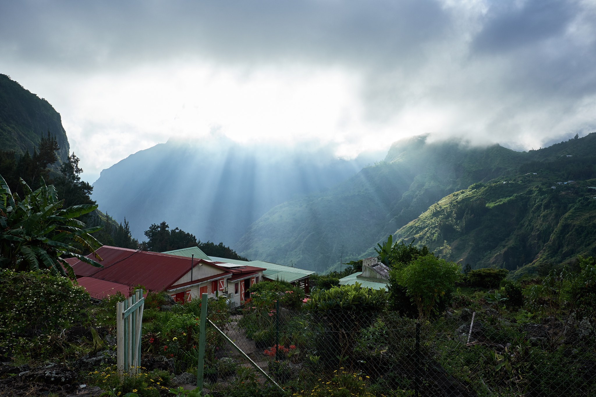 Fujifilm X-E1 + Fujifilm XF 16mm F1.4 R WR sample photo. Morning in roche-plate photography