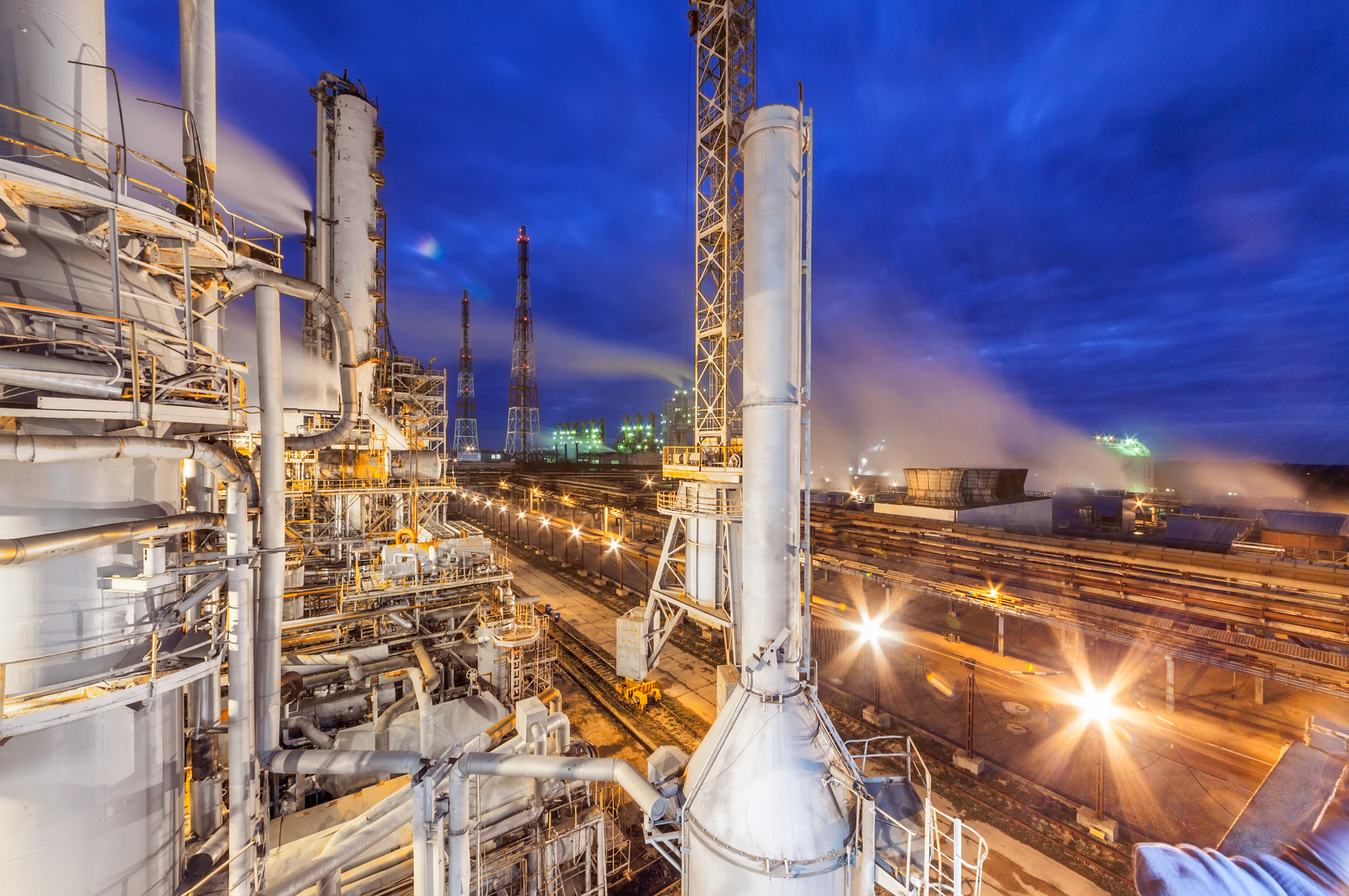 Canon EOS 5D Mark II + Sigma 12-24mm F4.5-5.6 II DG HSM sample photo. Chemical plant for production of ammonia and nitrogen fertilization on night time. photography