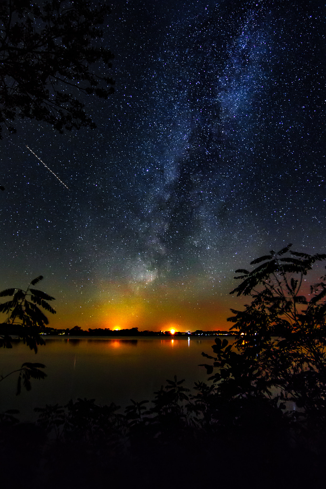 Canon EOS 7D + Tokina AT-X 11-20 F2.8 PRO DX Aspherical 11-20mm f/2.8 sample photo. Silver lake milky way photography