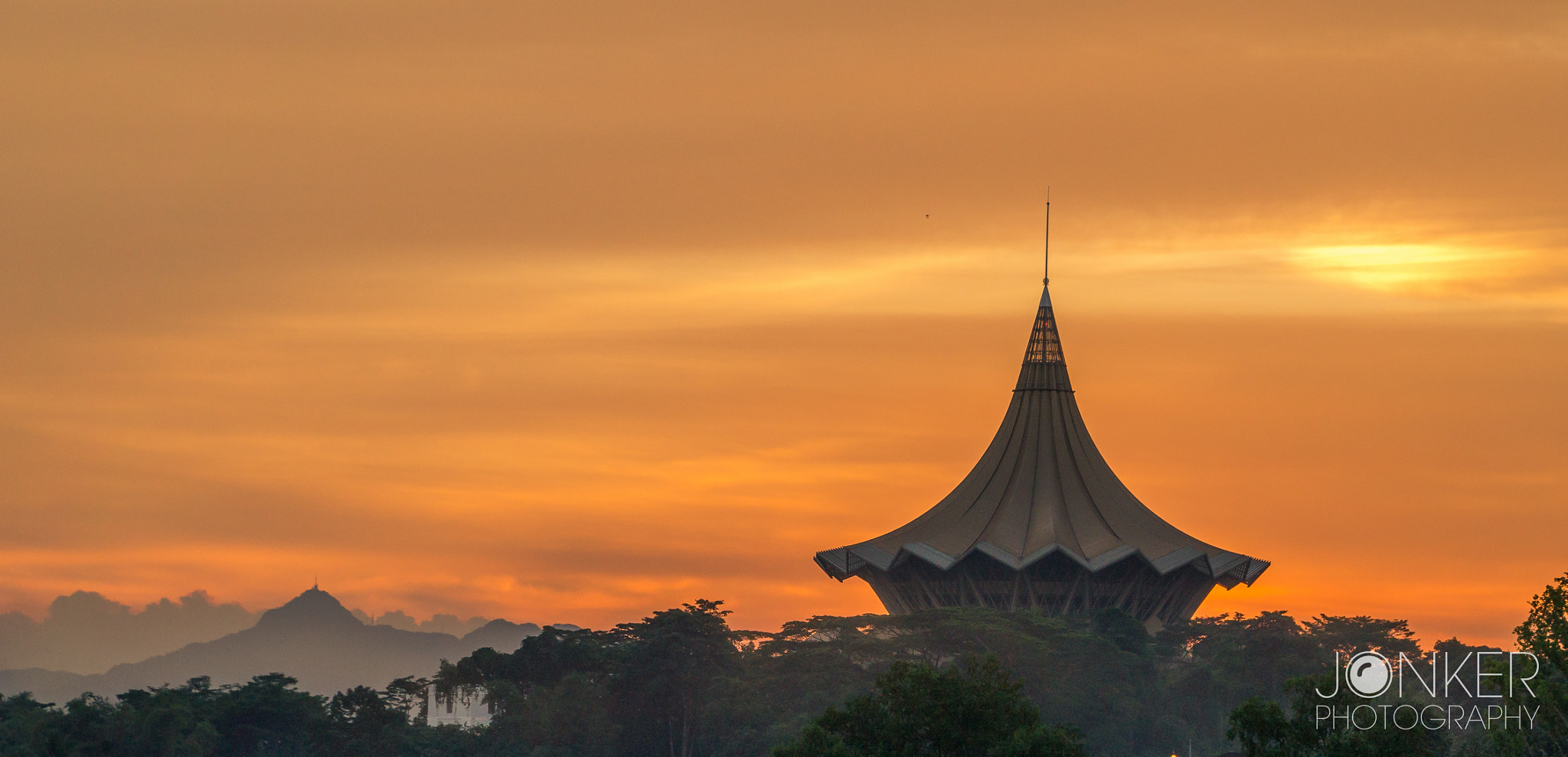 Tamron 18-270mm F3.5-6.3 Di II PZD sample photo. Sunset at kuching, borneo photography