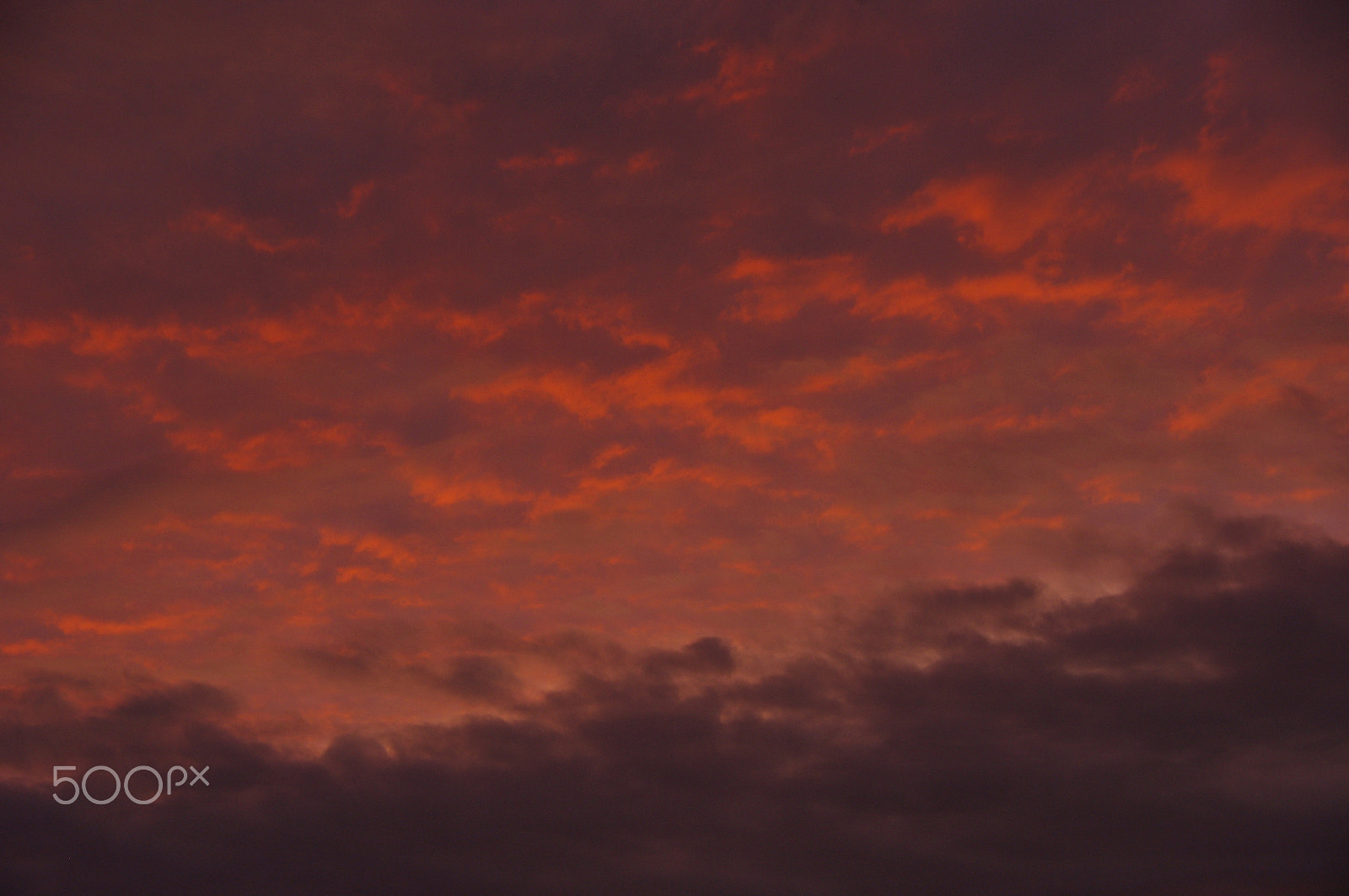 Tamron AF 18-250mm F3.5-6.3 Di II LD Aspherical (IF) Macro sample photo. Red autumn clouds photography