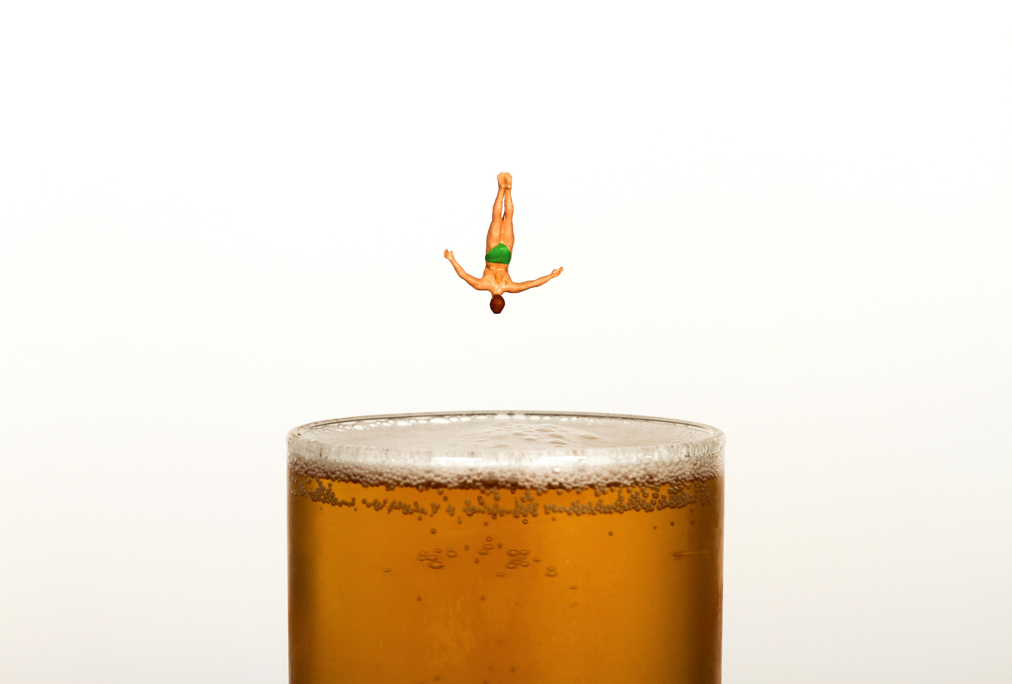 Canon EOS 7D + Canon EF 100mm F2.8L Macro IS USM sample photo. Don't drink and dive photography