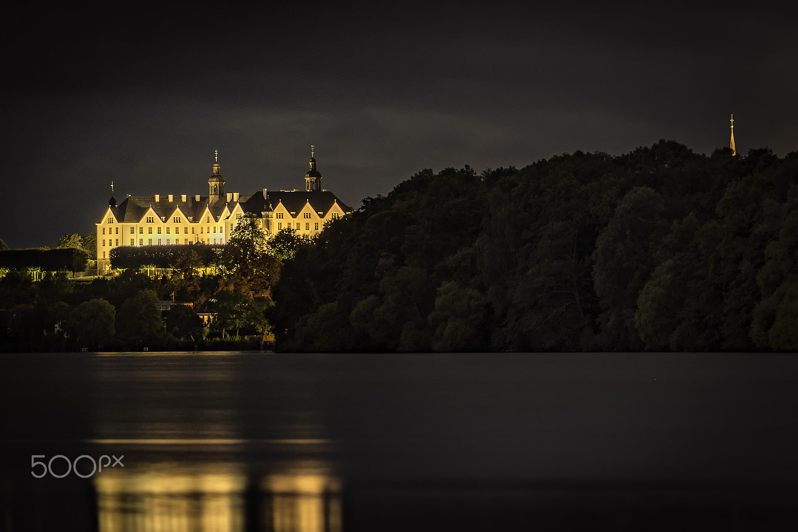 AF-S Zoom-Nikkor 80-200mm f/2.8D IF-ED sample photo. Castle plön ii photography
