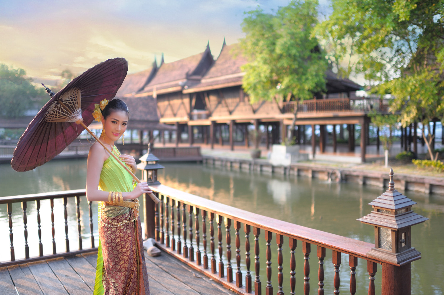 Nikon D700 + Nikon AF-S Nikkor 35mm F1.4G sample photo. Thai beauty photography