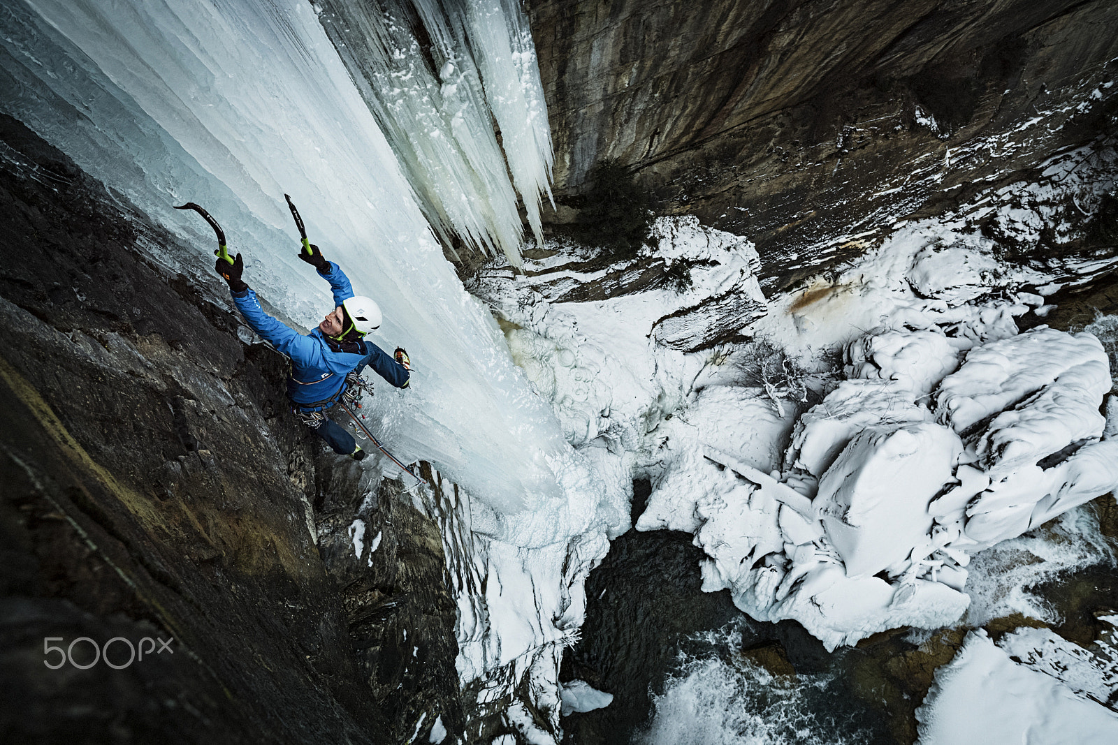 Leica S (TYP 006) + Super-Elmar-S 24 sample photo. Ice climbing waterfall photography