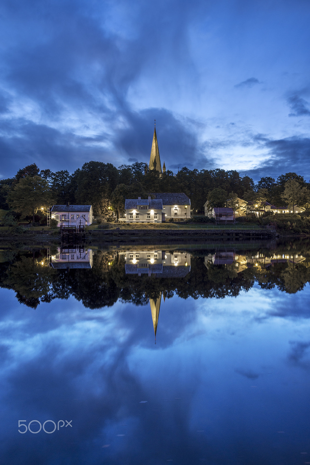 Nikon D7200 + Samyang 16mm F2 ED AS UMC CS sample photo. Bluehour photography