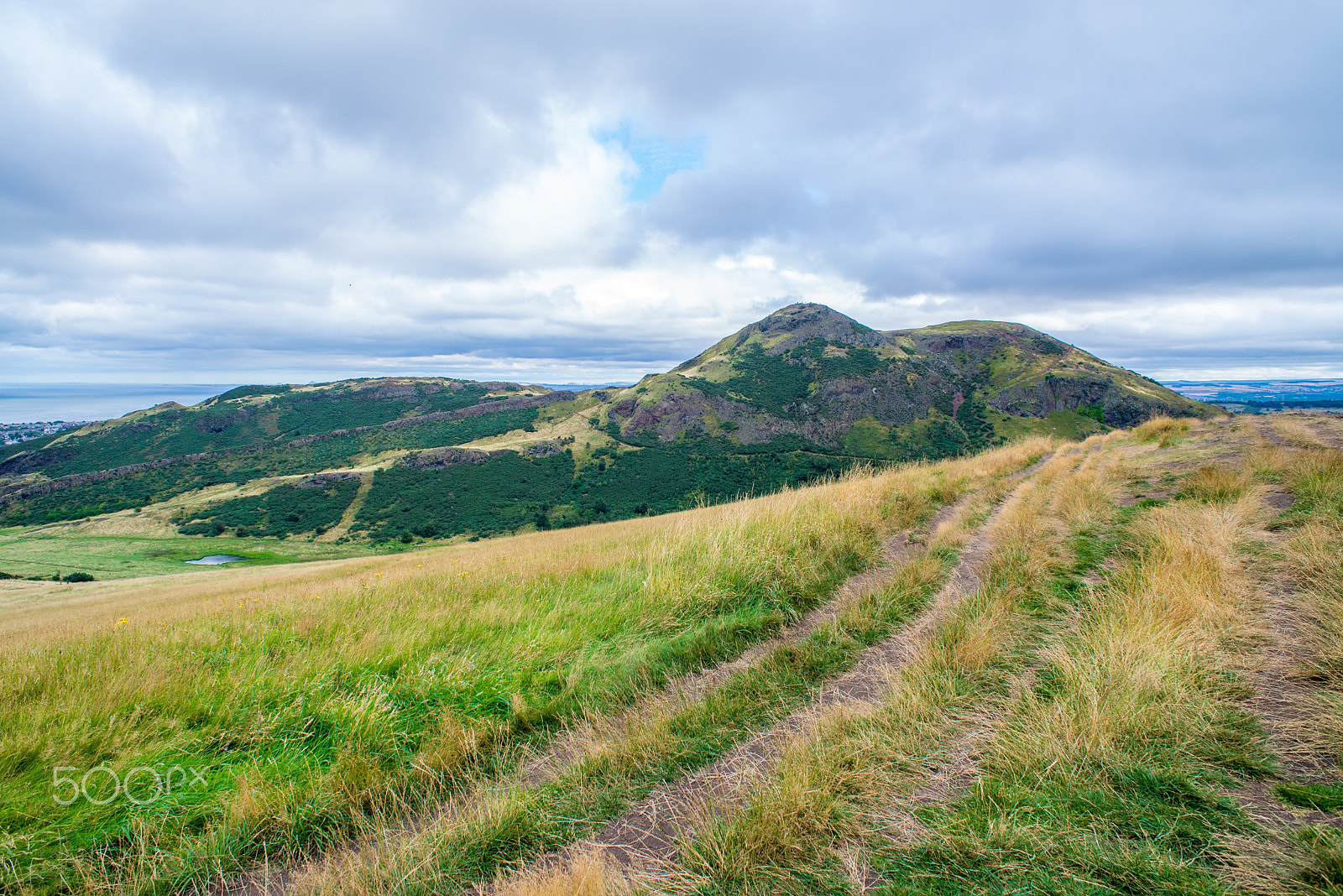 Nikon D600 + AF Nikkor 20mm f/2.8 sample photo. Ruts on top of salisbury crags cliff photography