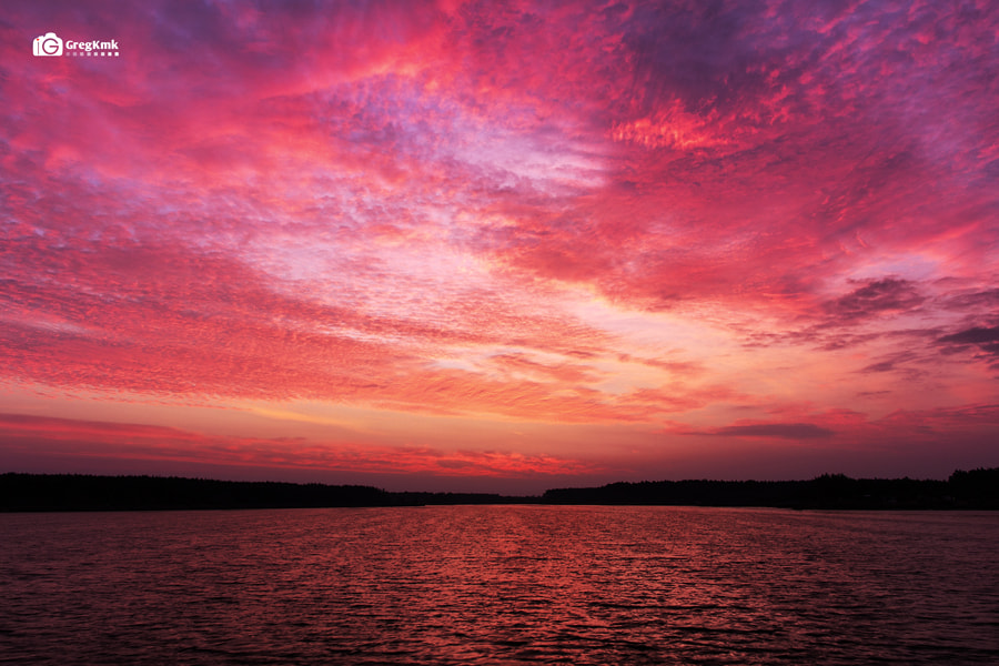 Canon EF-S 17-55mm F2.8 IS USM sample photo. Red sunrise photography