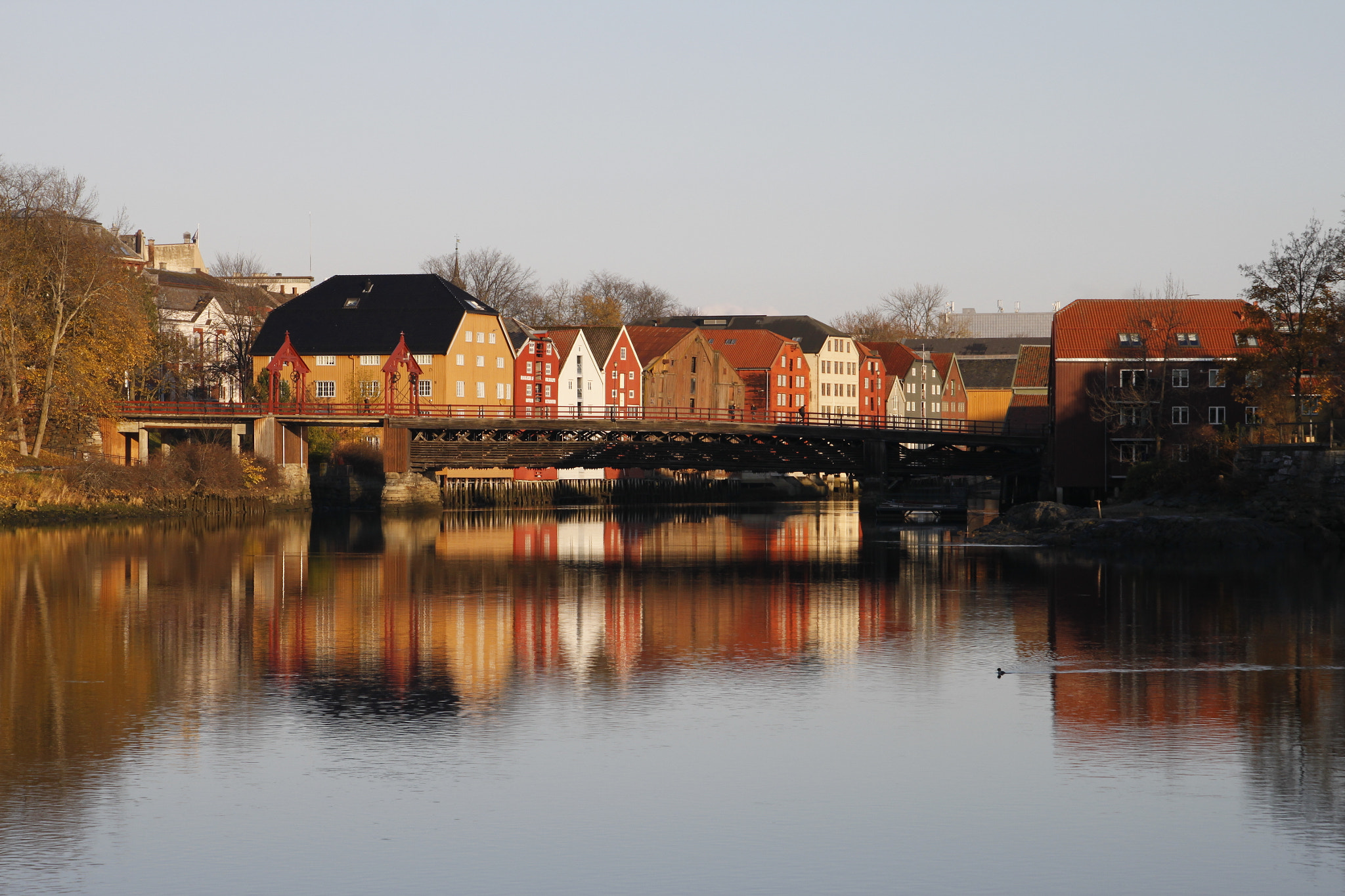 Canon EOS 500D (EOS Rebel T1i / EOS Kiss X3) sample photo. Building aside nidelva photography