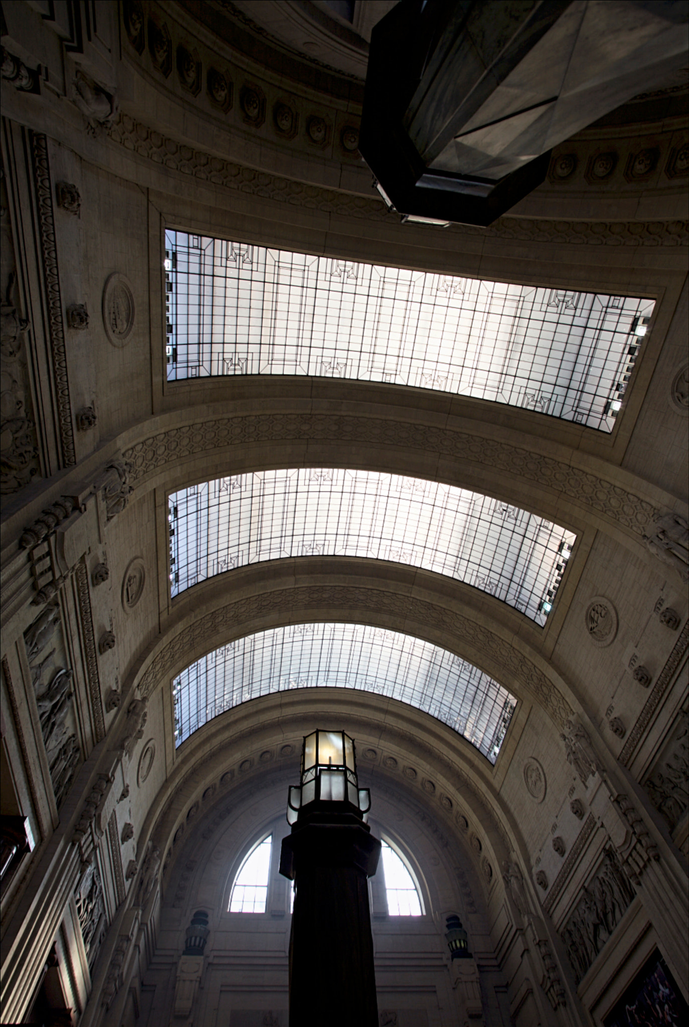 Sigma 17-35mm f/2.8-4 EX DG Aspherical HSM sample photo. The guardians of the station photography