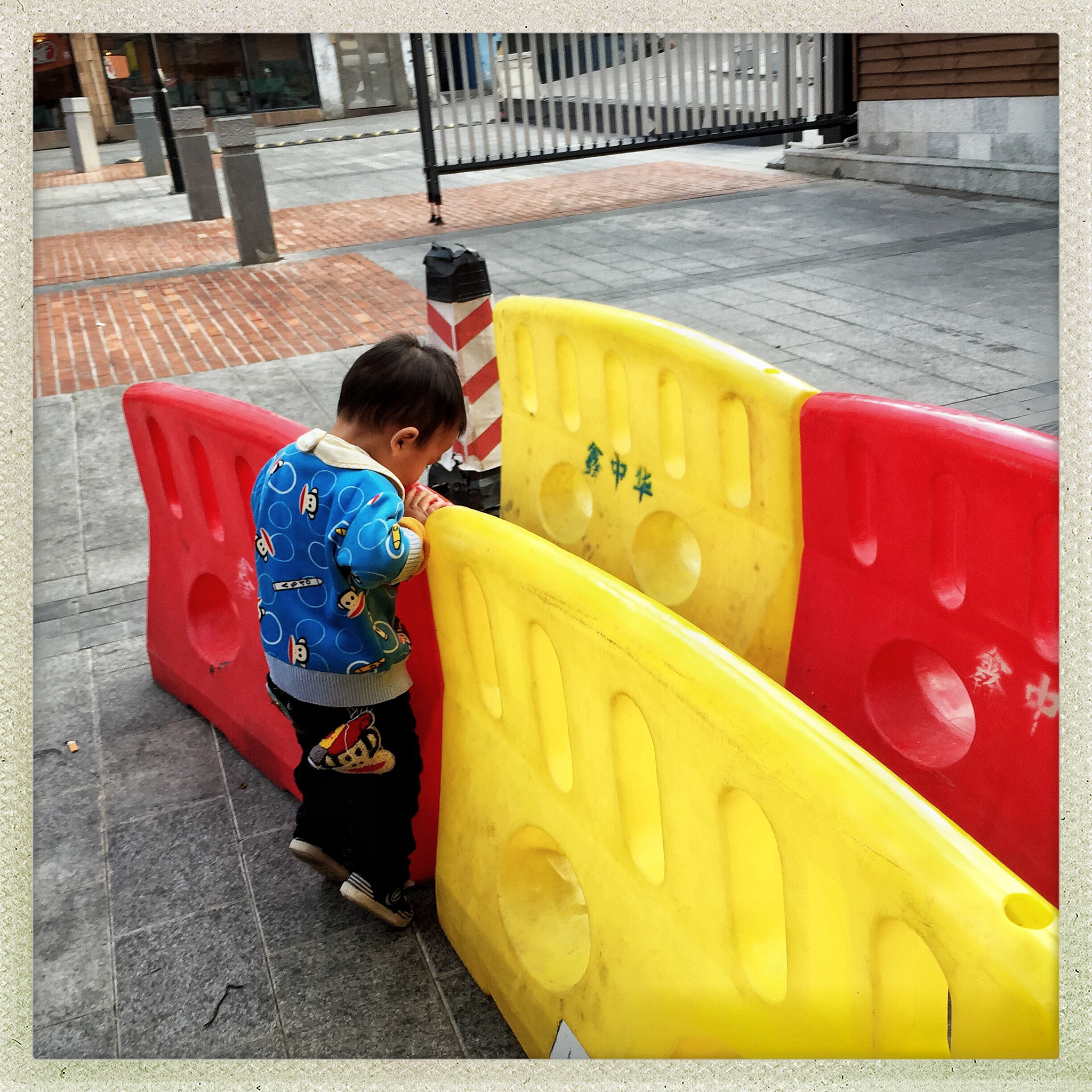 Hipstamatic 304 sample photo. 好奇 photography