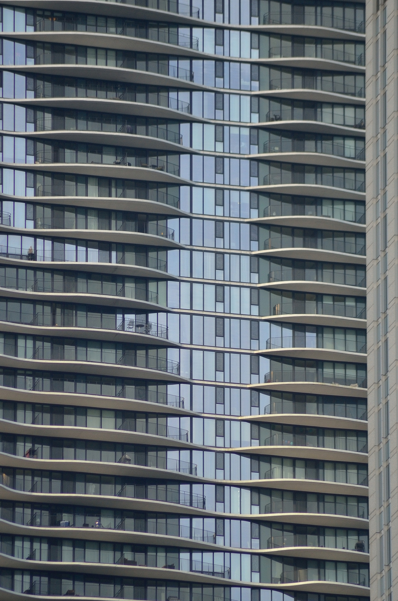 Nikon AF Nikkor 70-300mm F4-5.6G sample photo. Aquos tower photography