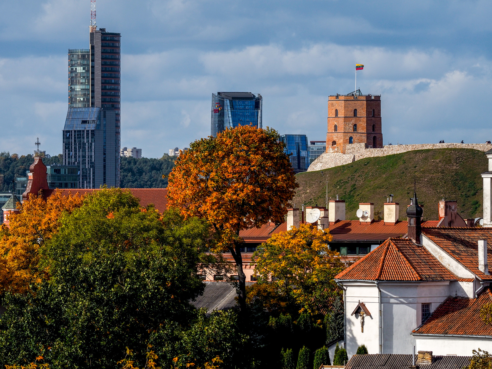 Olympus Zuiko Digital ED 70-300mm F4.0-5.6 sample photo. Autumn in vilnius photography
