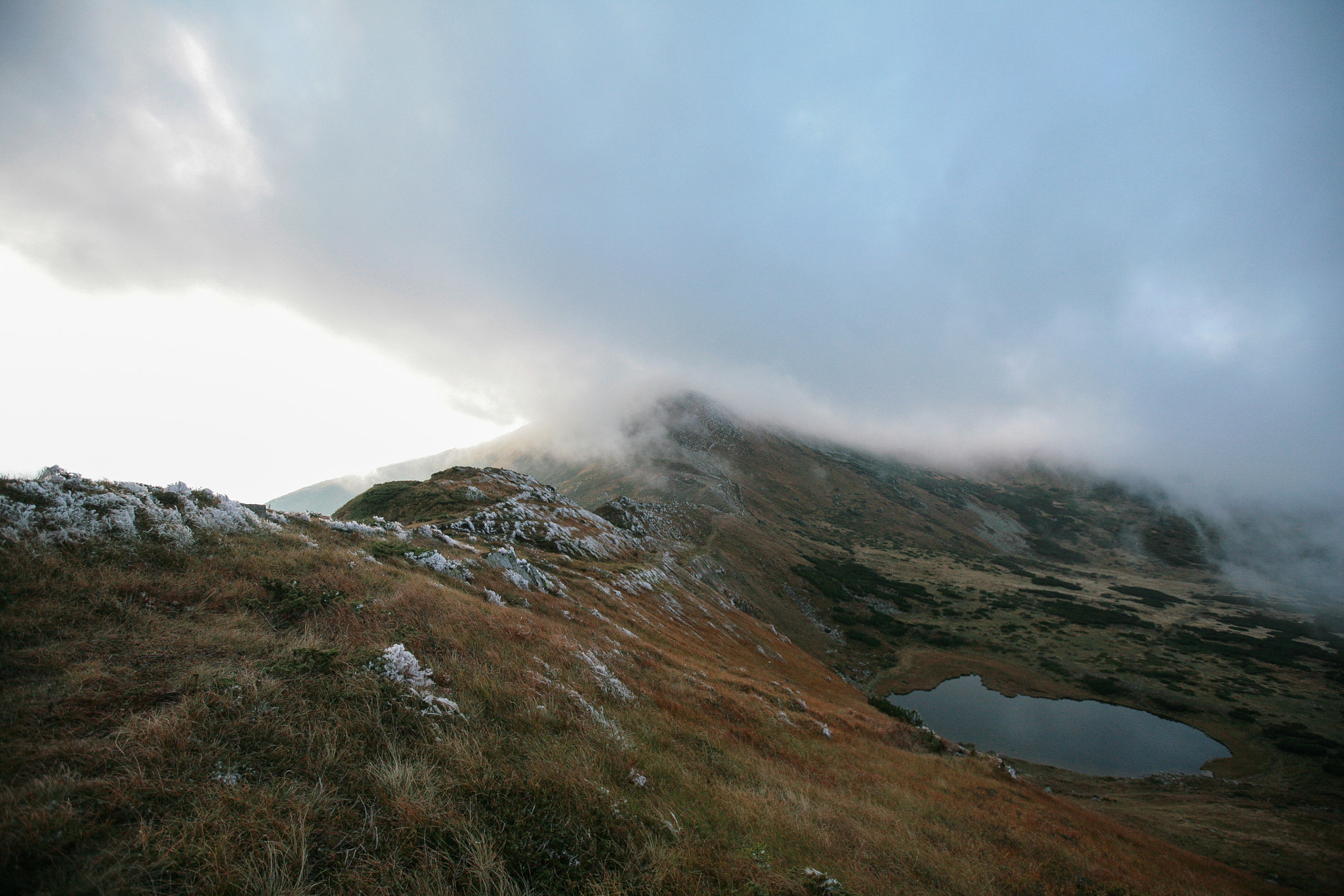 Canon EF 16-35mm F2.8L II USM sample photo. Nesamovite lake photography