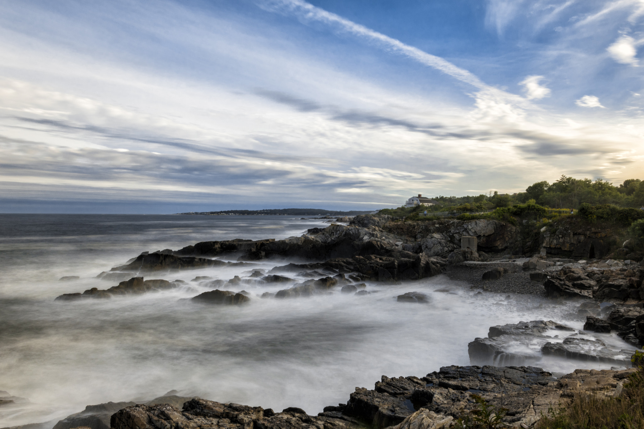 Nikon D5500 + Sigma 18-35mm F1.8 DC HSM Art sample photo. The house on the cliff photography