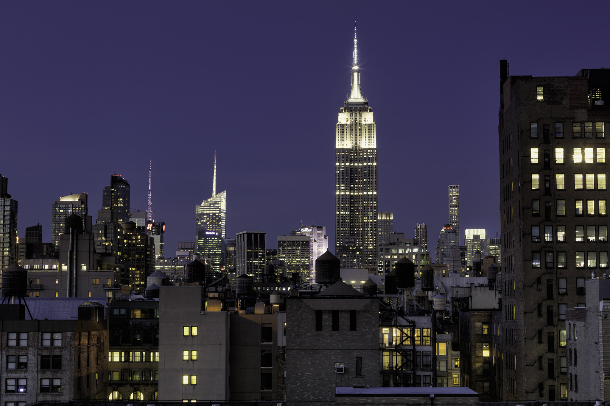 Canon EF 28-300mm F3.5-5.6L IS USM sample photo. Empire state of mind photography