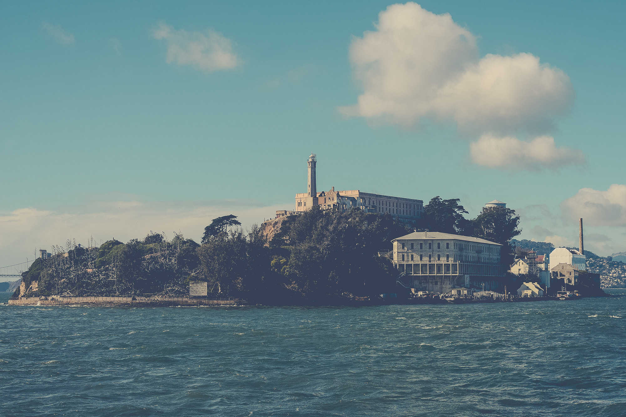 AF Zoom-Nikkor 28-105mm f/3.5-4.5D IF sample photo. Alcatraz photography