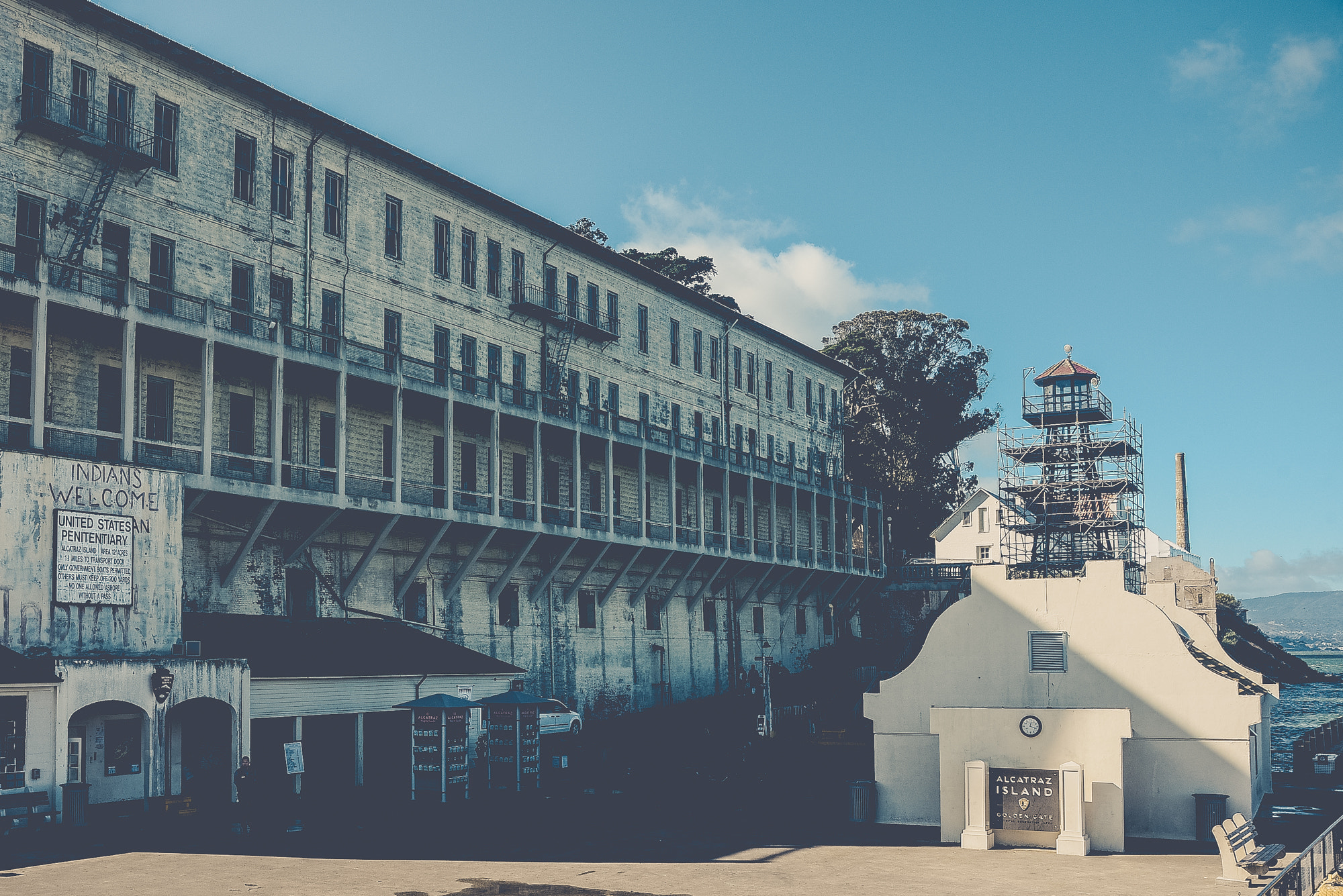 AF Zoom-Nikkor 28-105mm f/3.5-4.5D IF sample photo. Alcatraz photography