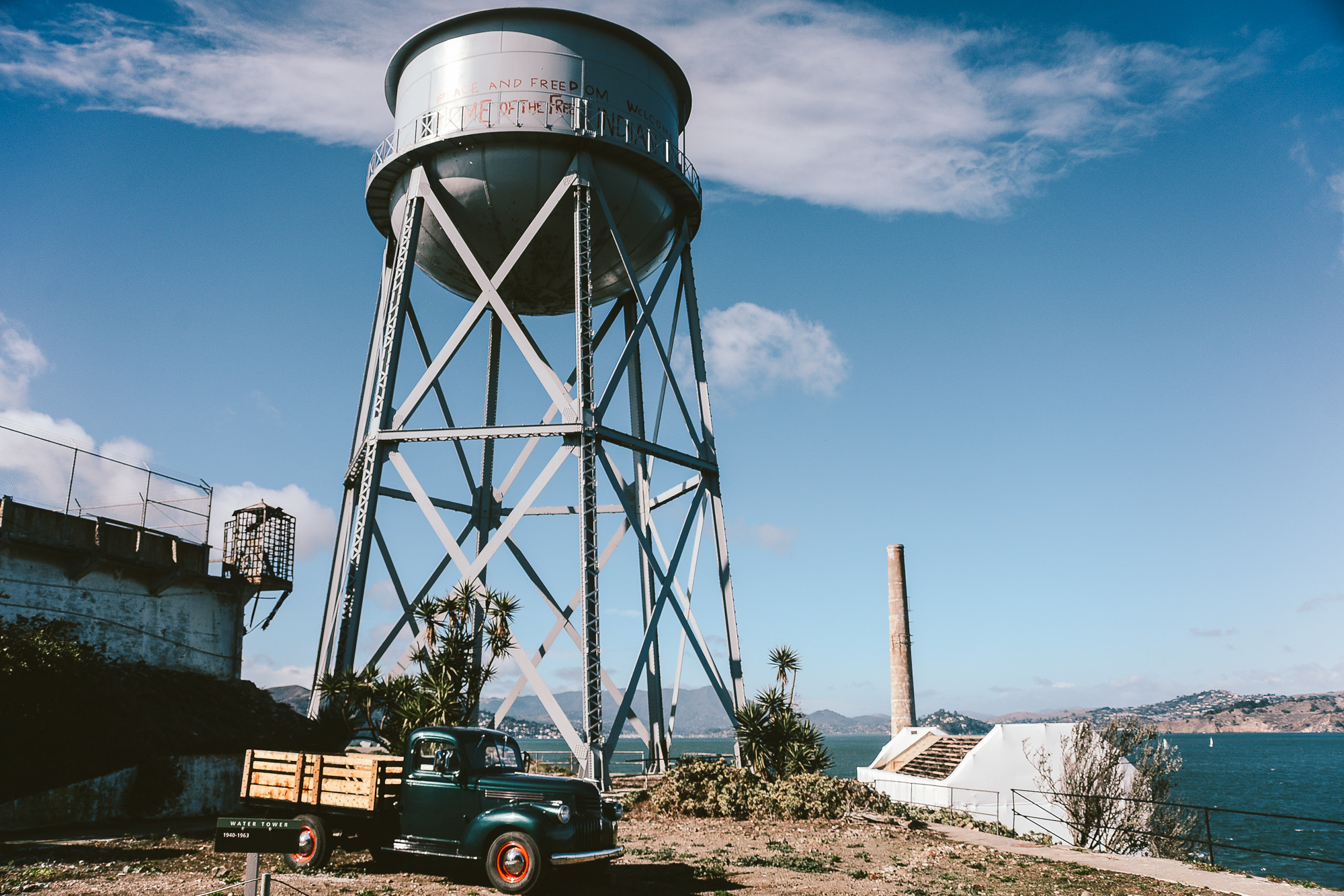 AF Zoom-Nikkor 28-105mm f/3.5-4.5D IF sample photo. Alcatraz photography