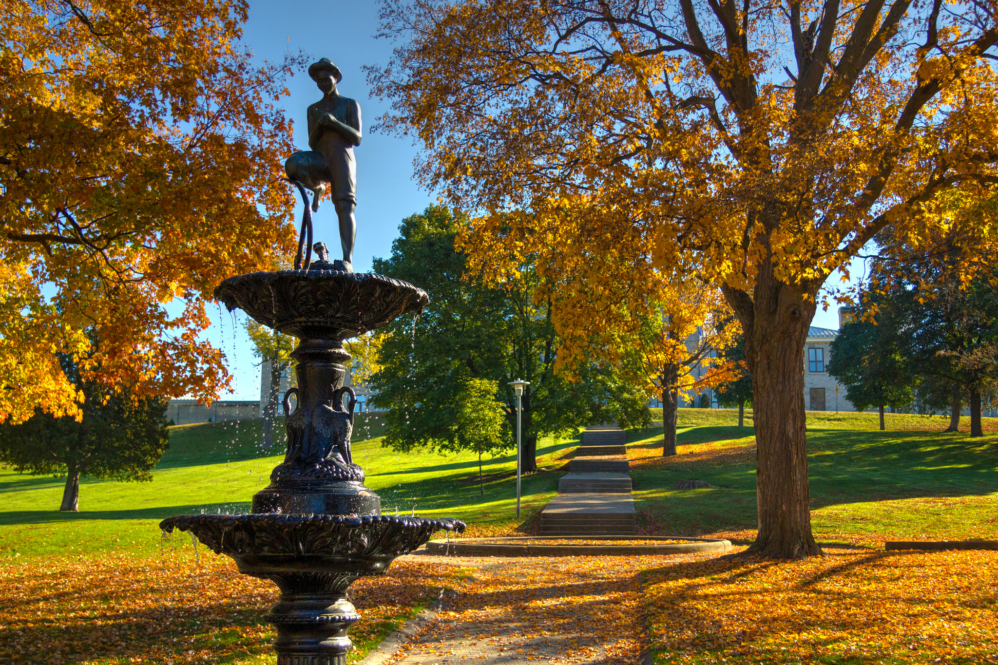 Canon EF-S 17-85mm F4-5.6 IS USM sample photo. Fall at the park photography