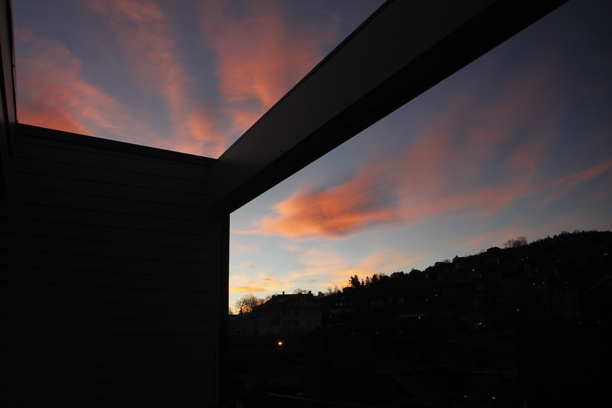 Canon EOS 500D (EOS Rebel T1i / EOS Kiss X3) sample photo. Burning cloud photography