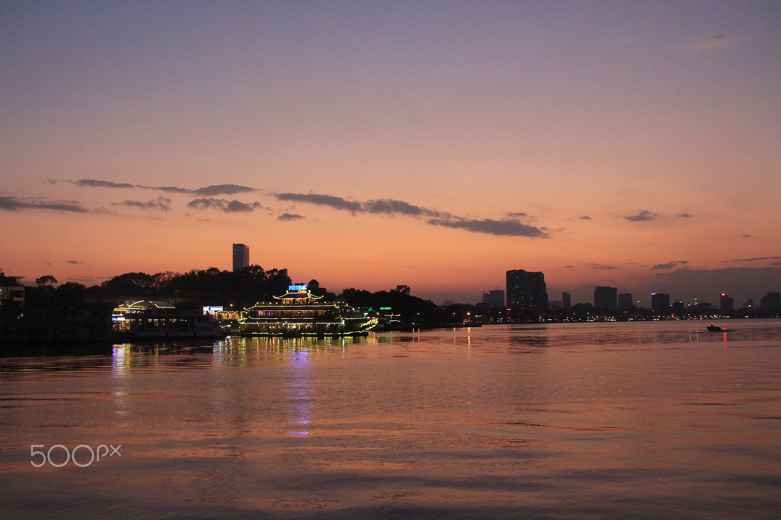 Canon EF-S 24mm F2.8 STM sample photo. Sunset at west lake photography
