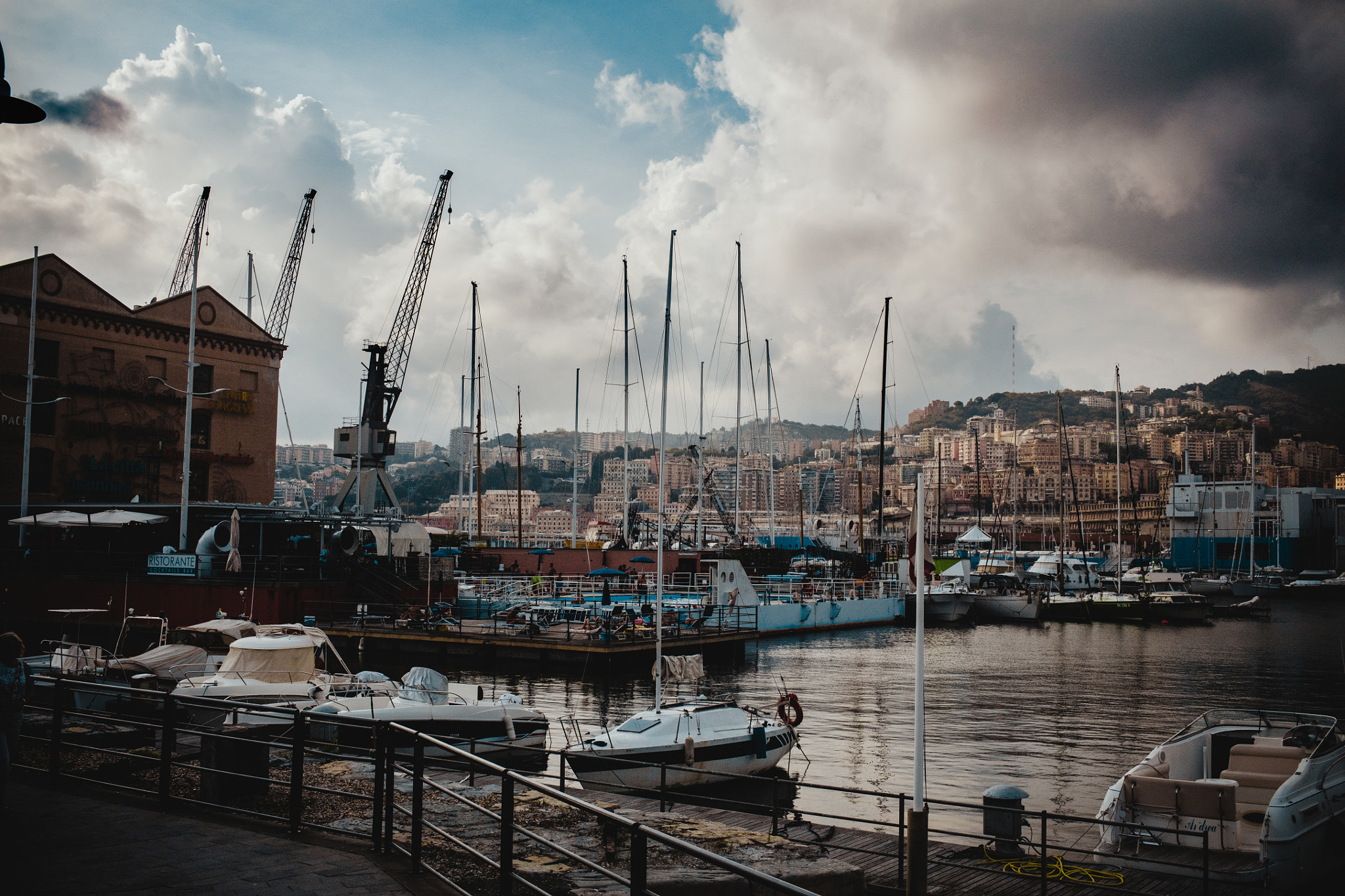 Canon EOS 5DS + Canon EF 40mm F2.8 STM sample photo. Genova10 photography