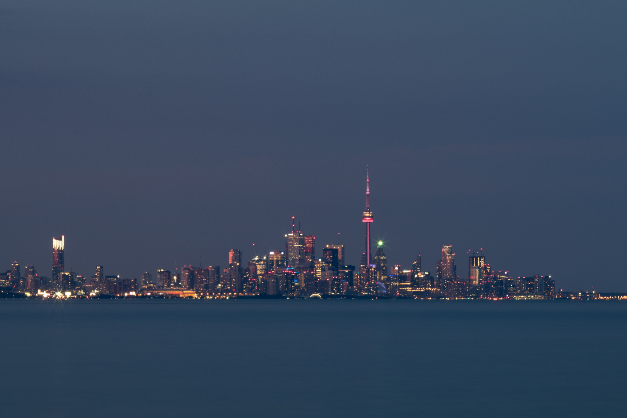 Canon EOS 80D + Canon EF 70-200mm F4L IS USM sample photo. Toronto skyline photography
