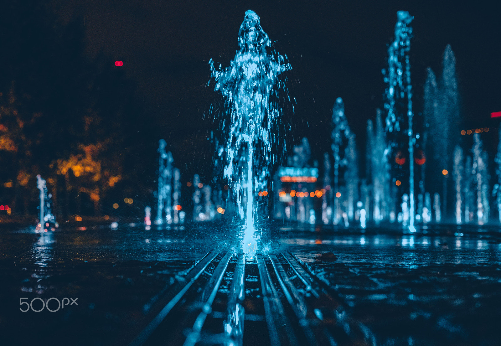 Sony a7R II + Sony 50mm F1.4 sample photo. Moscow streets - night fountains (energy splash ) photography