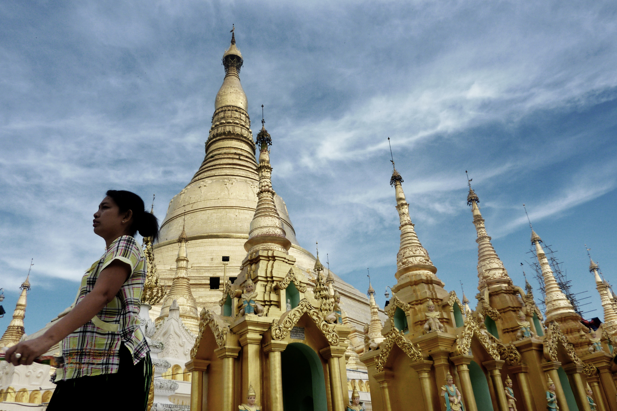 Panasonic DMC-ZS3 sample photo. Golden shwedagon pagoda photography