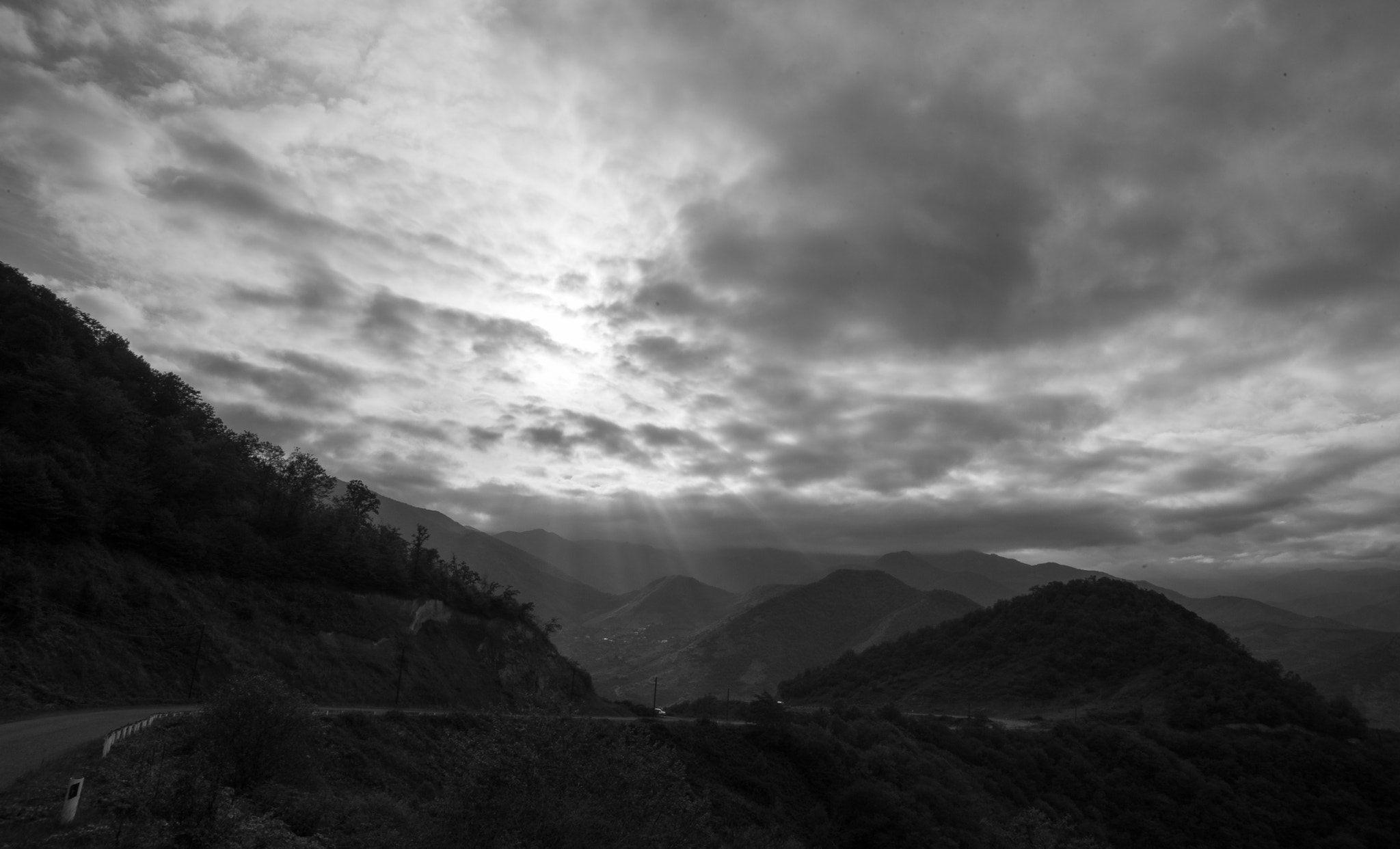 Nikon AF Nikkor 24-85mm F2.8-4D IF sample photo. Sunbeams over the mountains photography