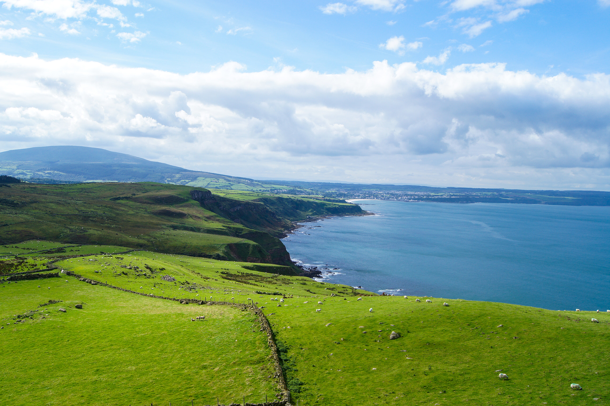 Sony SLT-A33 + Sony DT 18-55mm F3.5-5.6 SAM sample photo. Noord-ierland view photography