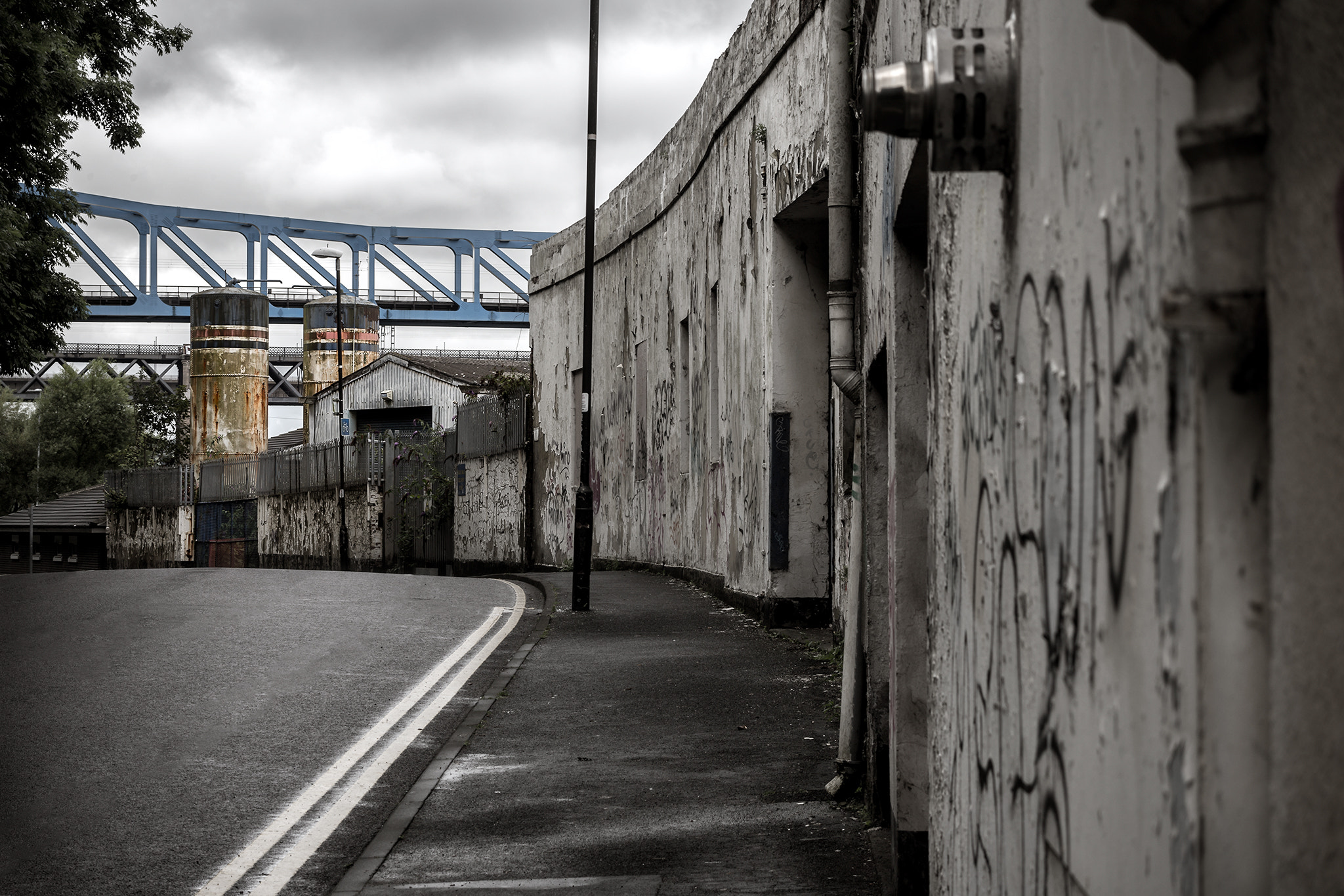 Canon EF 28-80mm f/3.5-5.6 USM sample photo. Urban oil photography