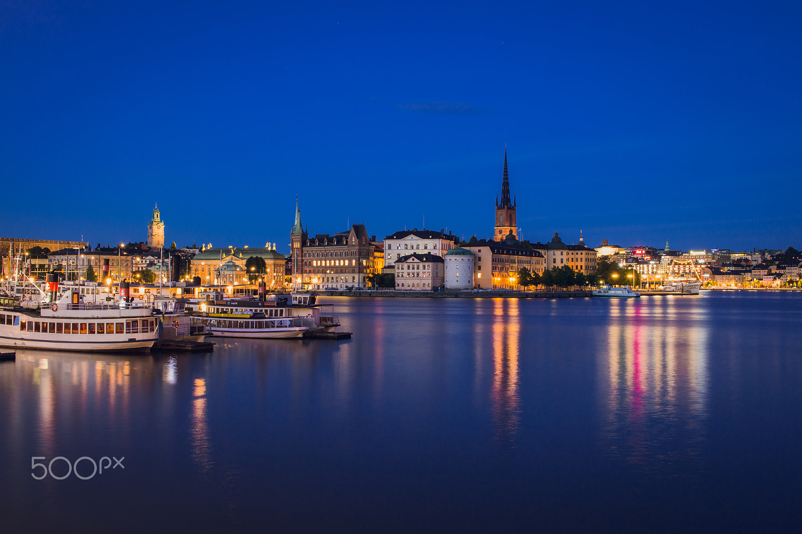 Canon EF-S 24mm F2.8 STM sample photo. Night in stockholm photography