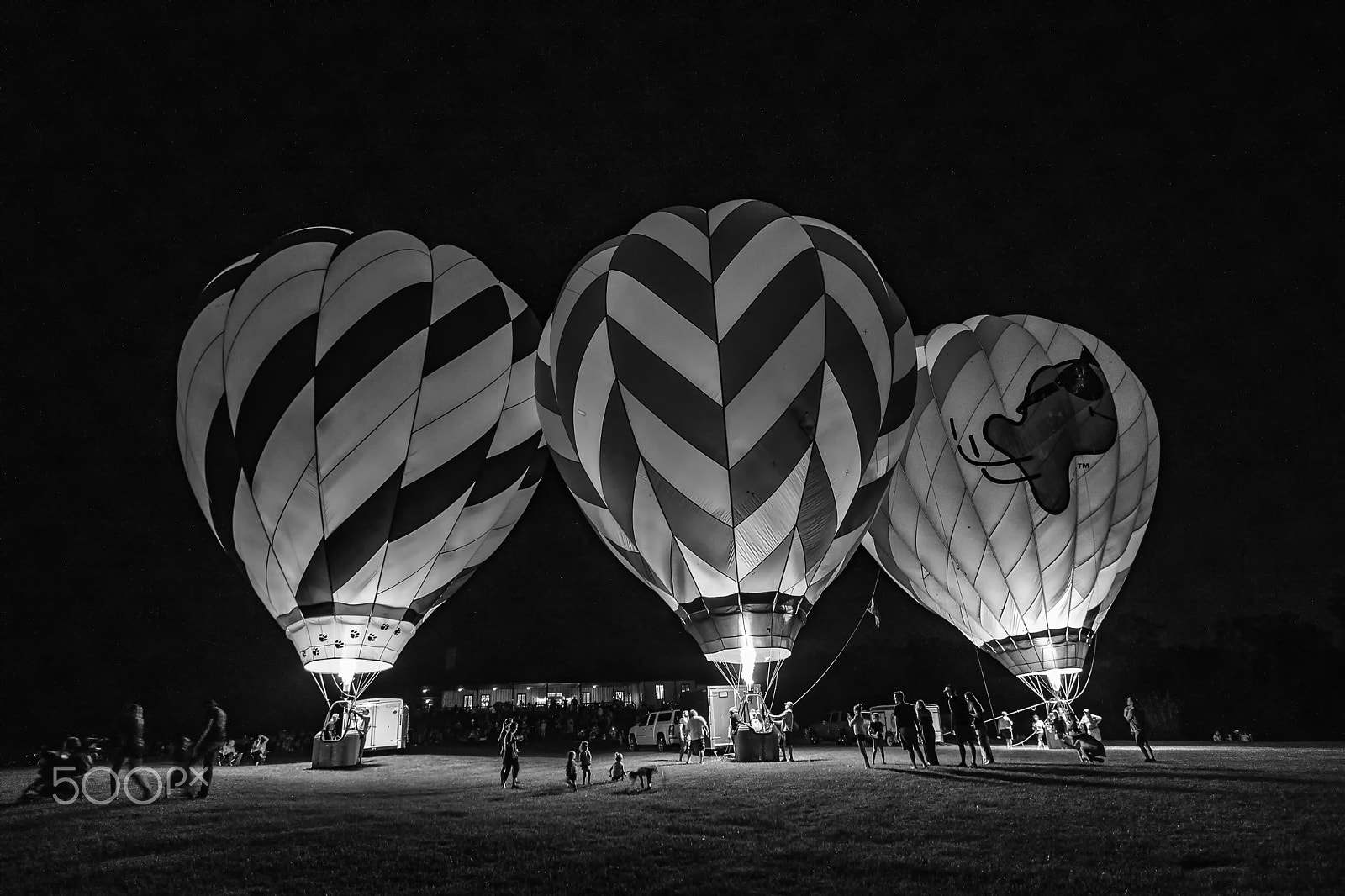 Canon EOS 750D (EOS Rebel T6i / EOS Kiss X8i) sample photo. Chaumette winery balloon glow 2016 photography