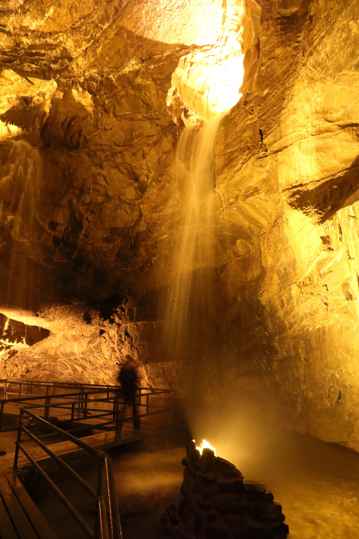 Canon EF-S 17-85mm F4-5.6 IS USM sample photo. Cave shower photography