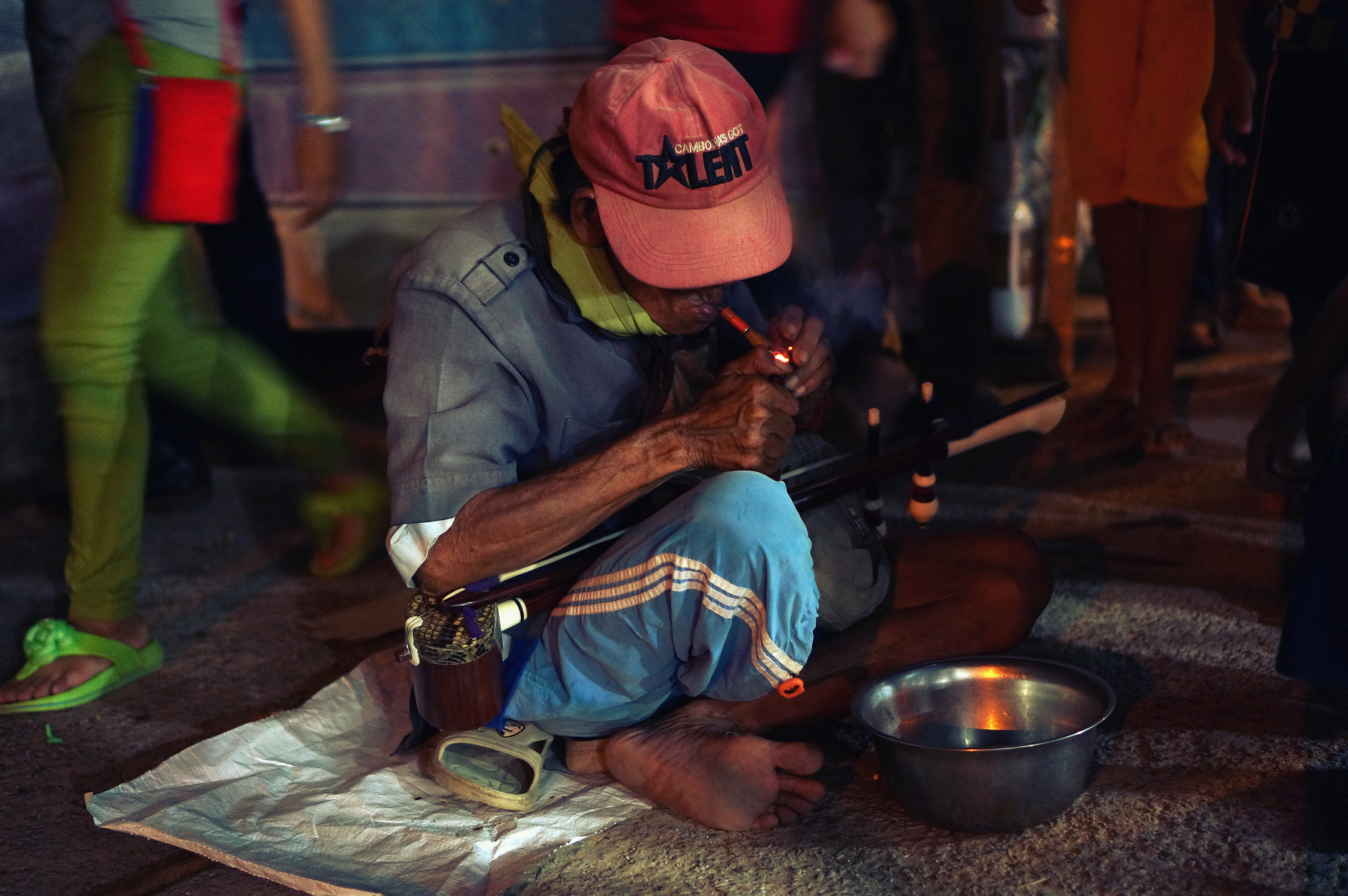 Sony Alpha NEX-6 sample photo. Smoking photography