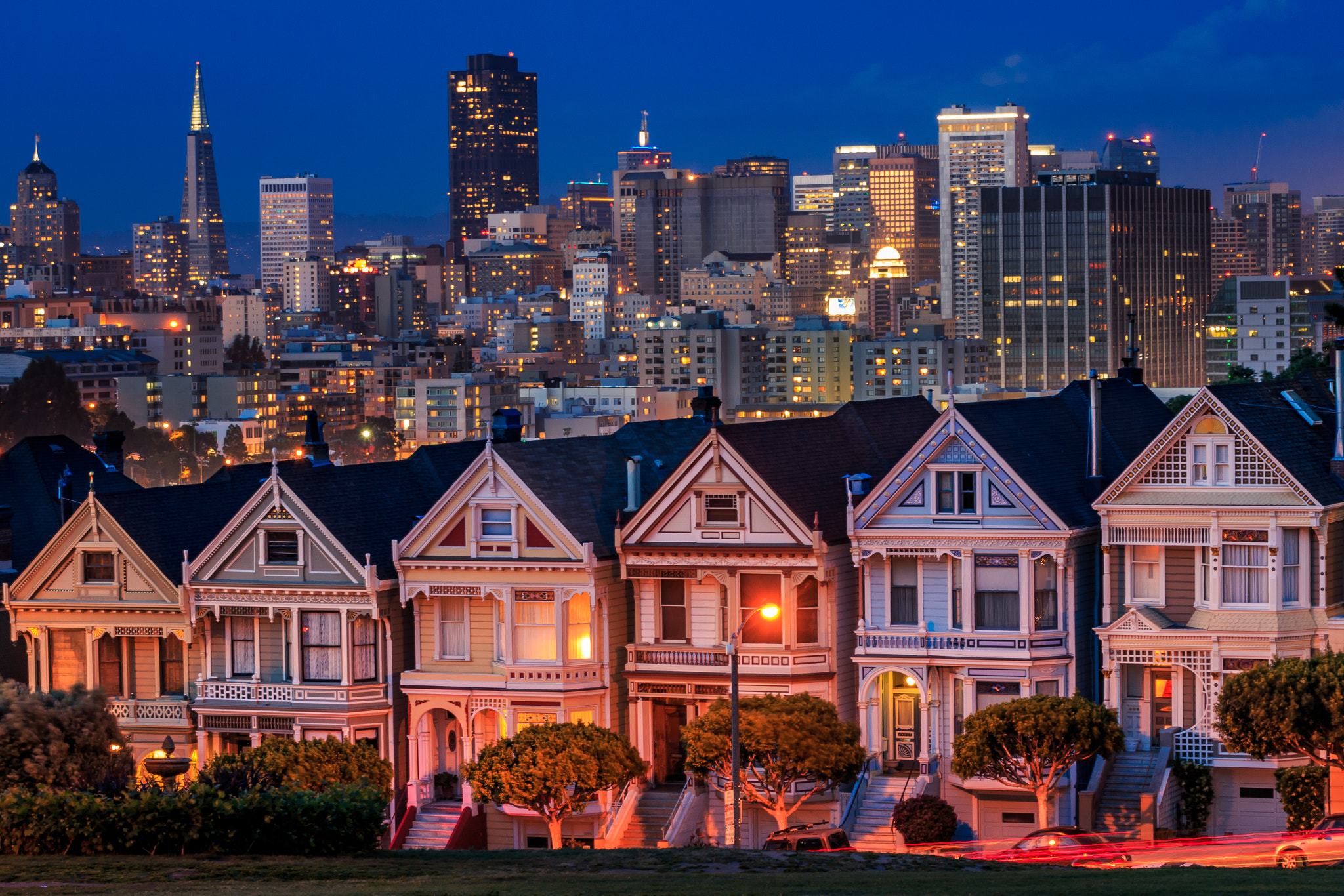 Canon EOS 700D (EOS Rebel T5i / EOS Kiss X7i) + Tamron SP 70-300mm F4-5.6 Di VC USD sample photo. The painted ladies at dusk photography