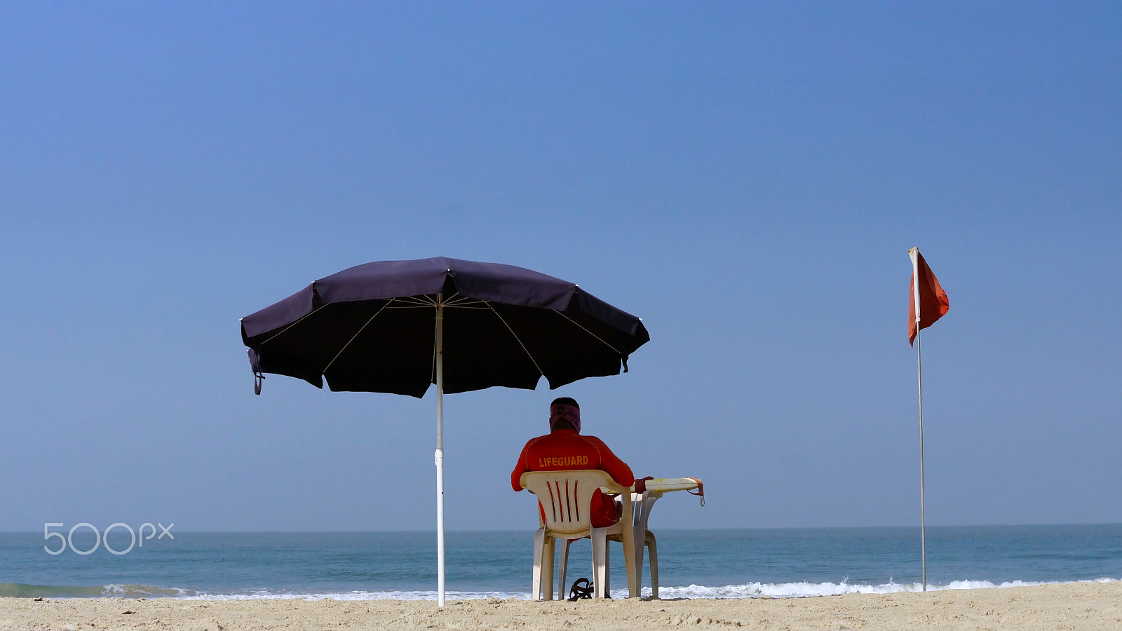Sony SLT-A77 + Sony DT 35mm F1.8 SAM sample photo. Life guard photography