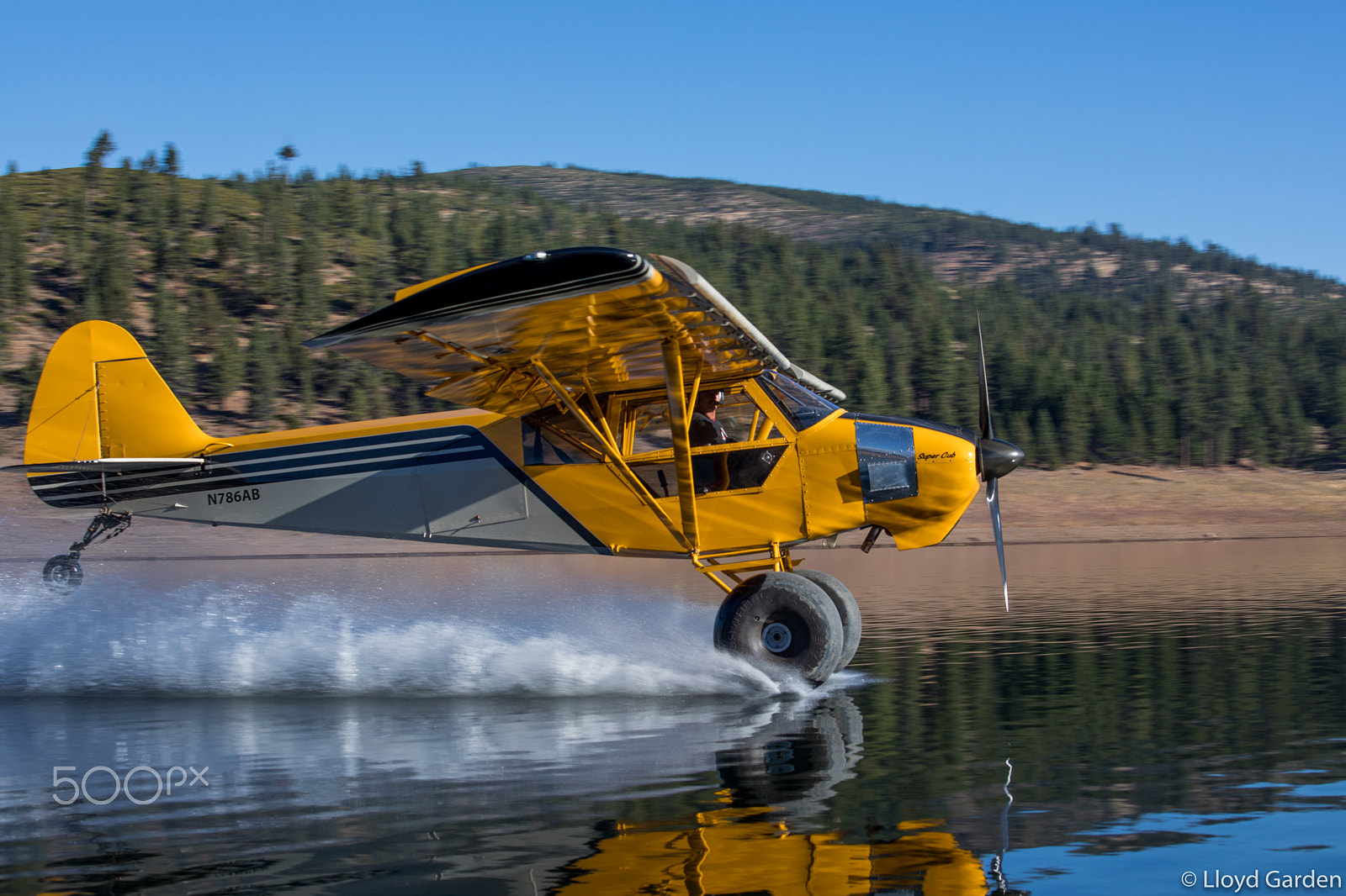 Canon EF 70-200mm F4L IS USM sample photo. Flying wet photography