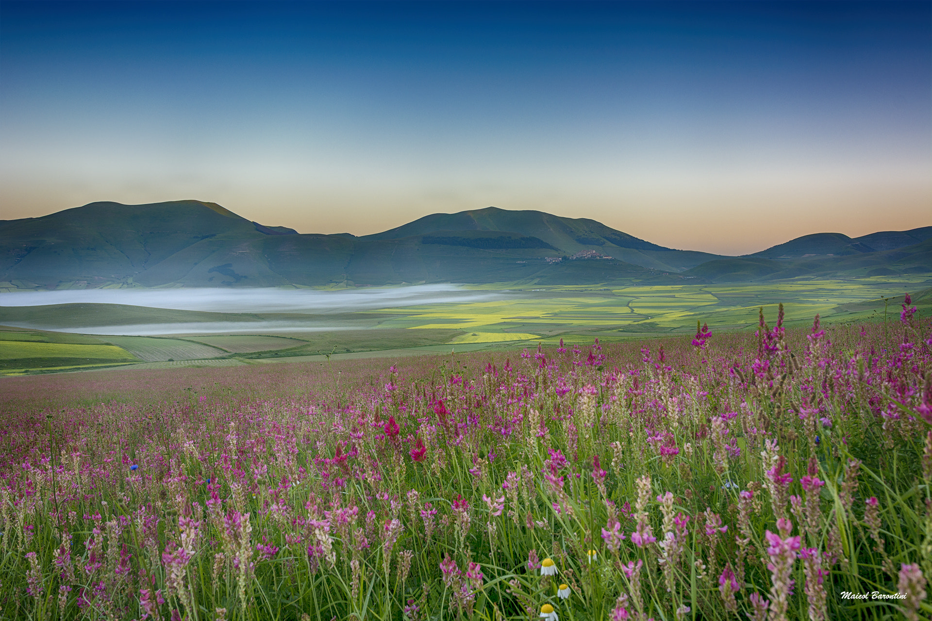 Nikon D5200 + Sigma 18-35mm F1.8 DC HSM Art sample photo. A dawn full of colors photography