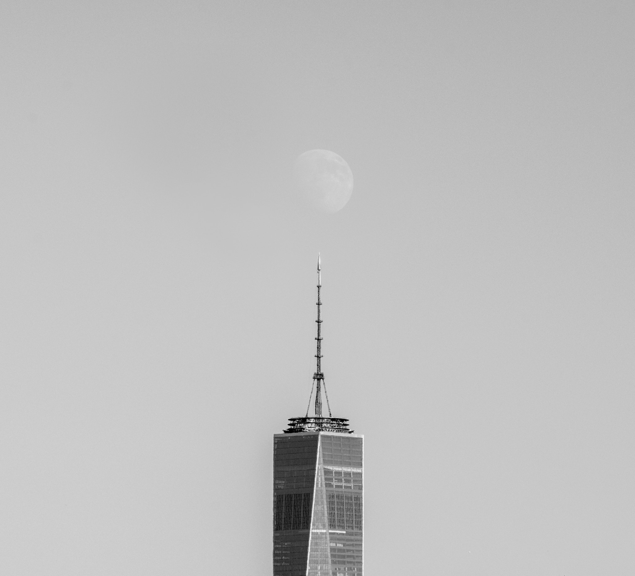 Nikon AF-S Nikkor 70-200mm F2.8G ED VR II sample photo. The one world trade center in new york city and the moon photography