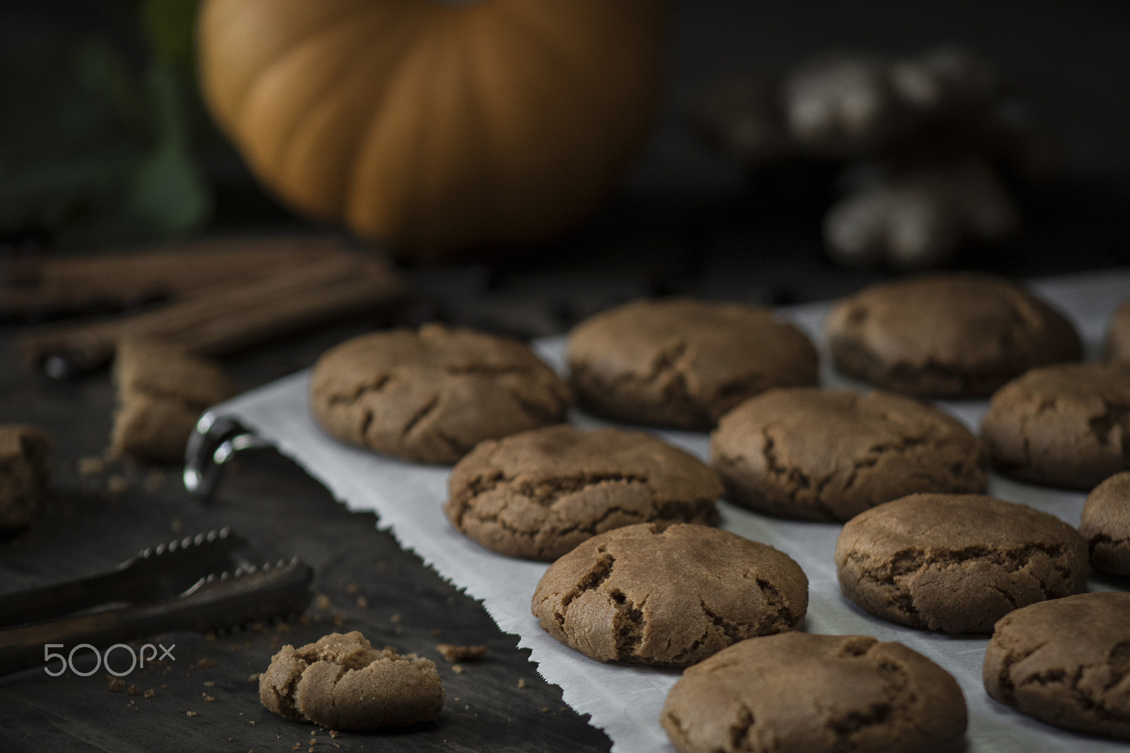 Canon EF 75-300mm f/4-5.6 USM sample photo. Grandma's gingersnaps cookies photography