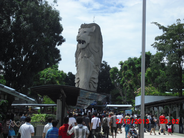Casio Exilim EX-Z33 sample photo. Merlion photography