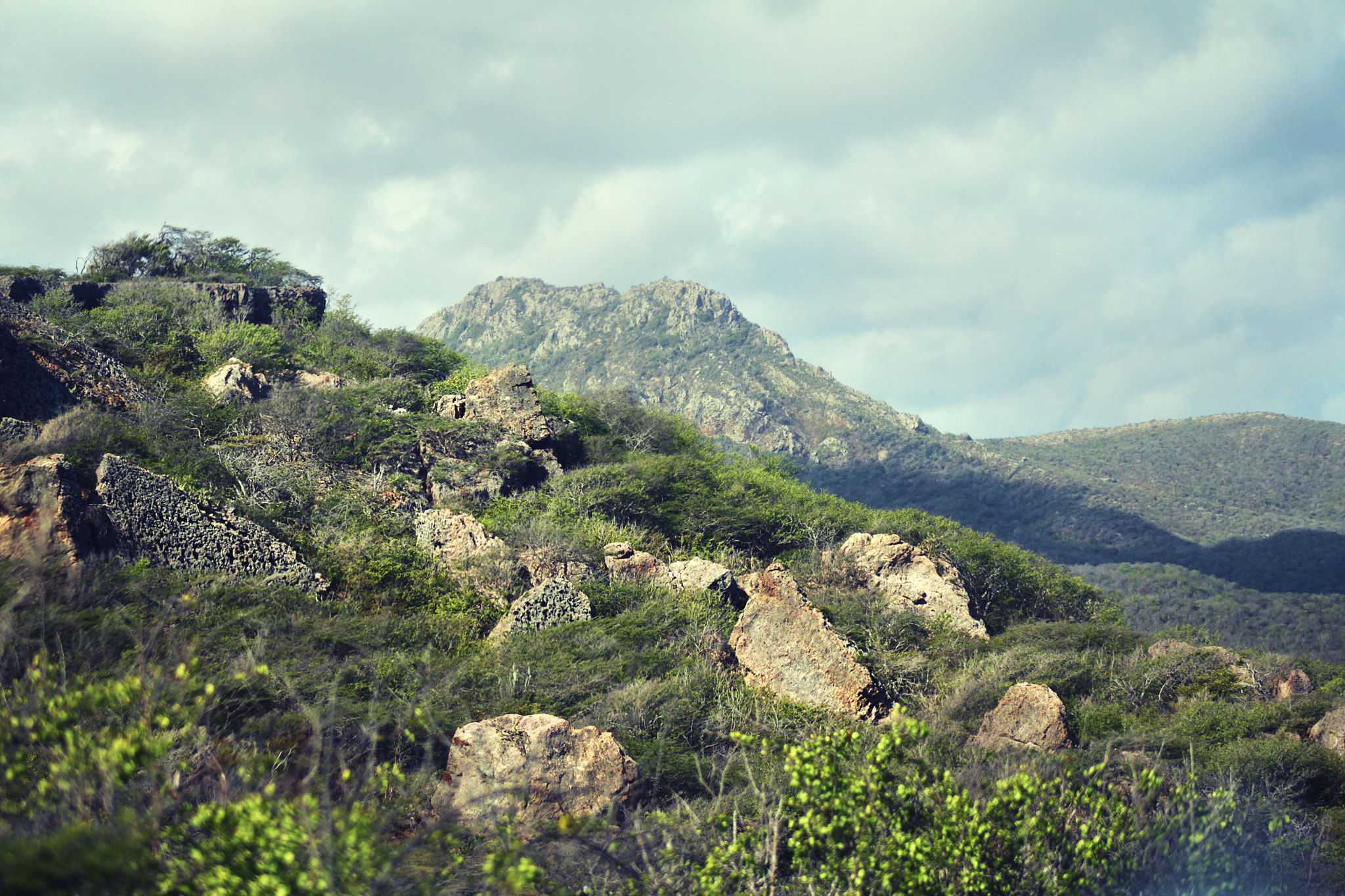 Canon EF 75-300mm f/4-5.6 USM sample photo. The rocks photography