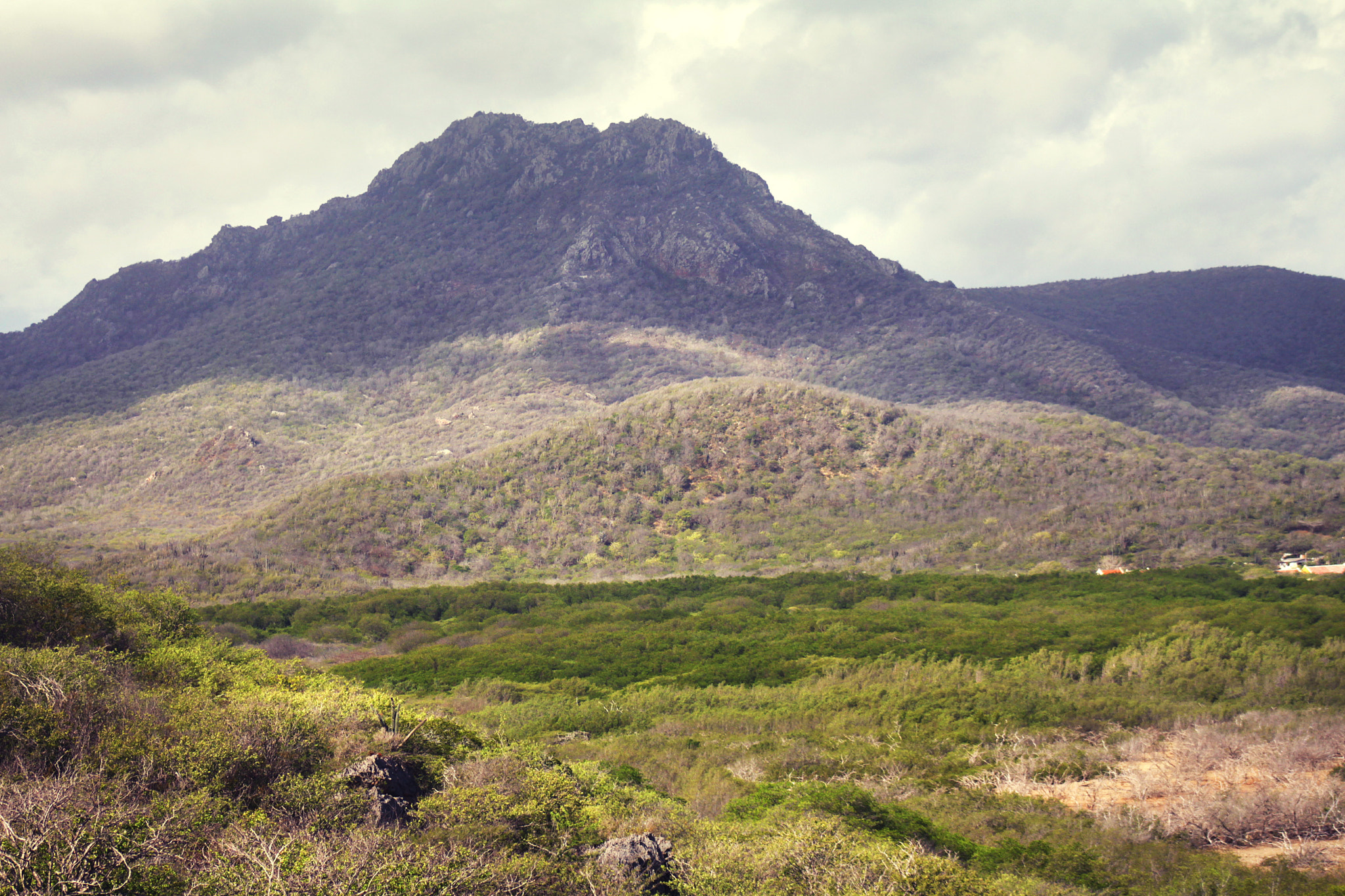 Canon EF 75-300mm f/4-5.6 USM sample photo. The mountain photography