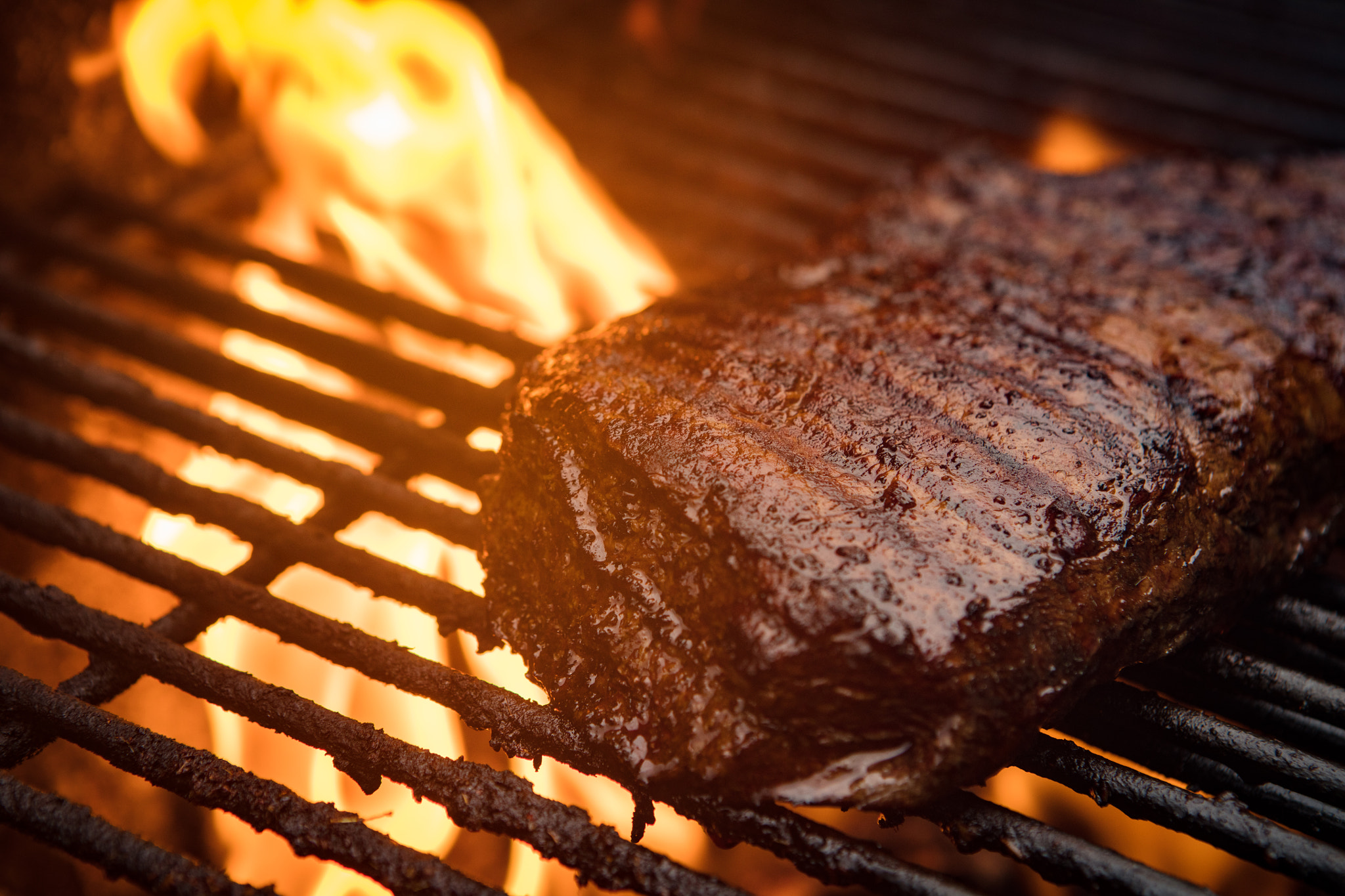 Canon EOS 5DS + Canon EF 24-70mm F2.8L USM sample photo. Flank steak on grill photography