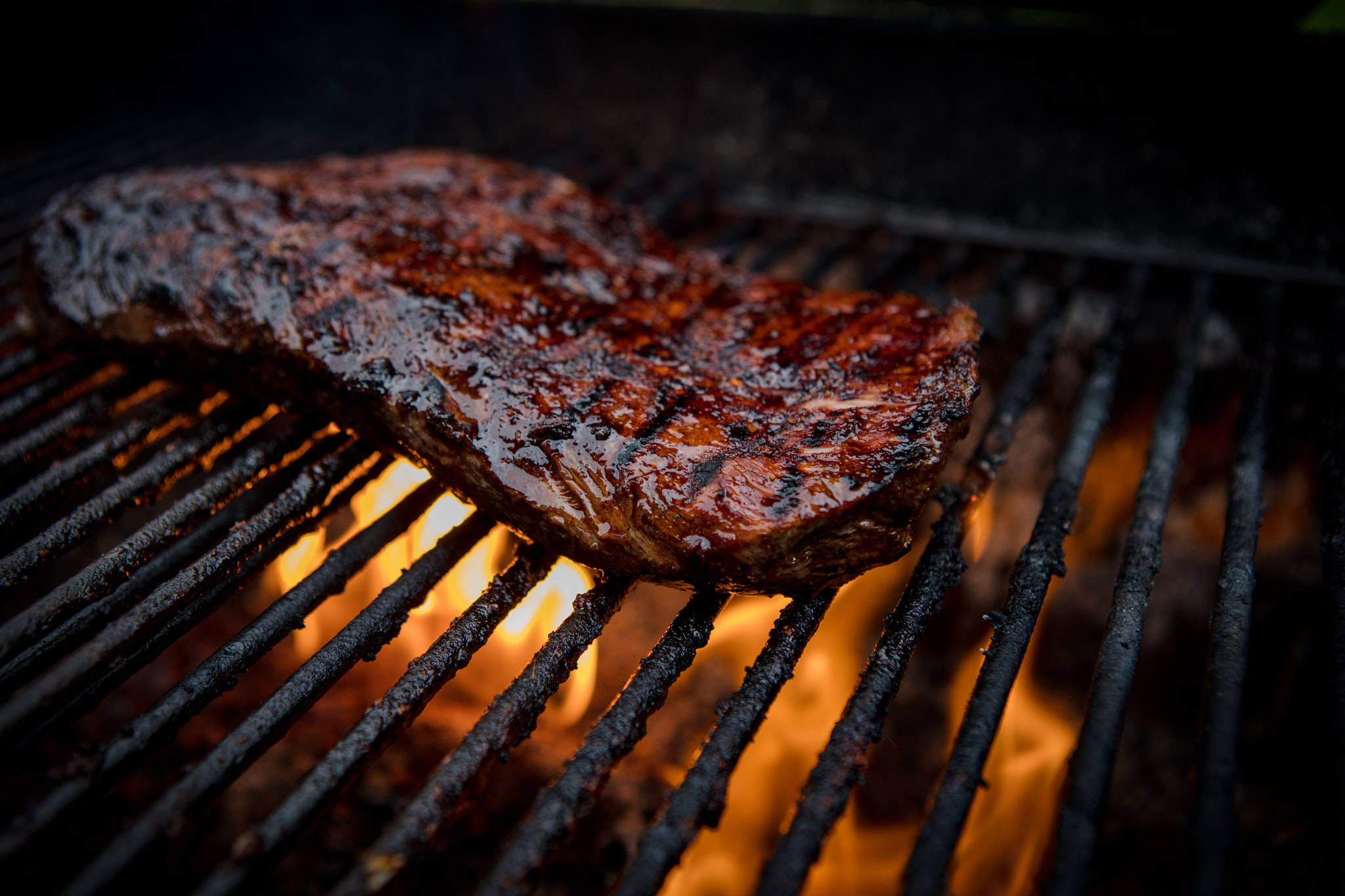 Canon EOS 5DS + Canon EF 24-70mm F2.8L USM sample photo. Flank steak on grill photography